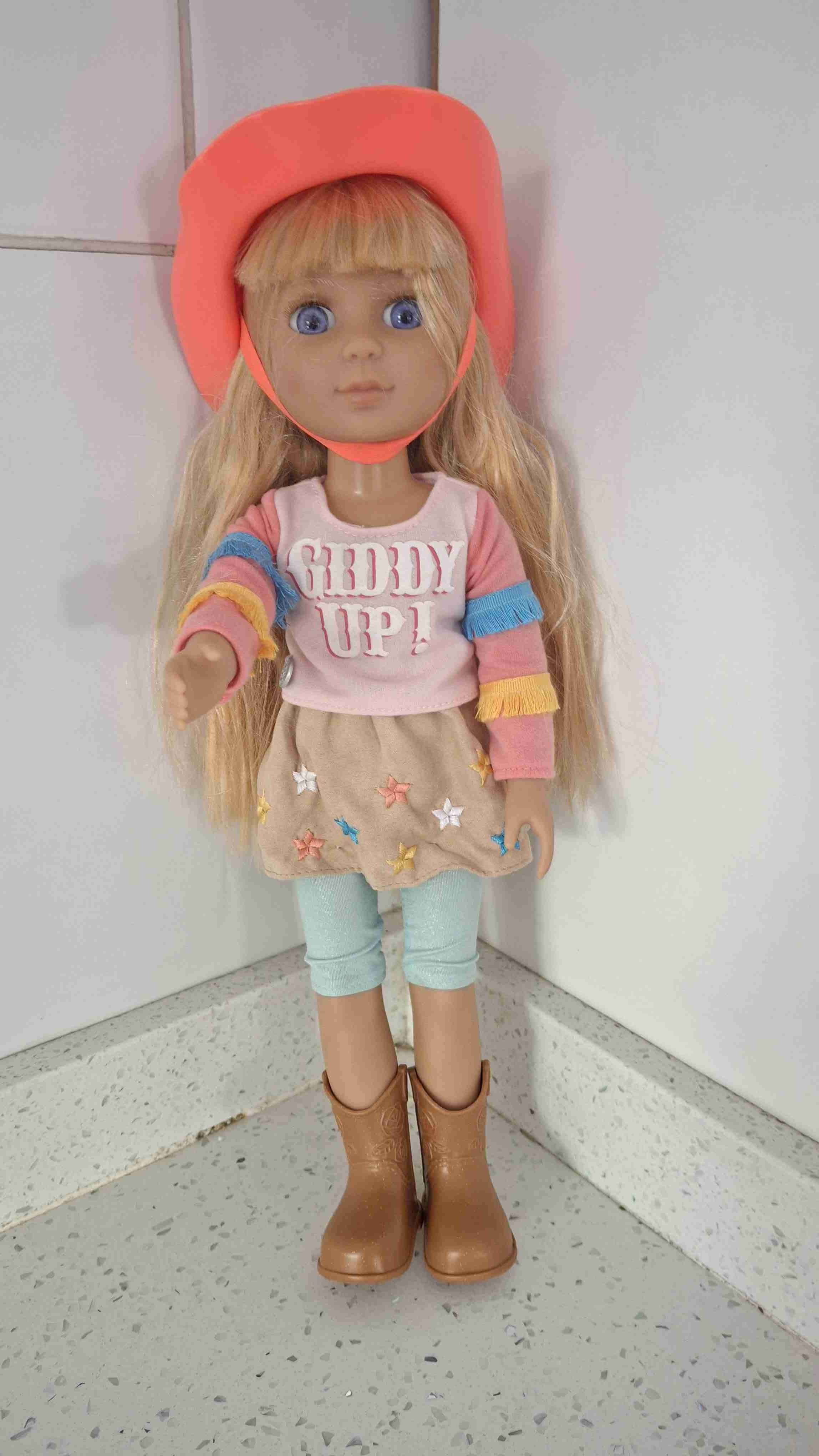 Muñeca rubia con sombrero - miniatura 4