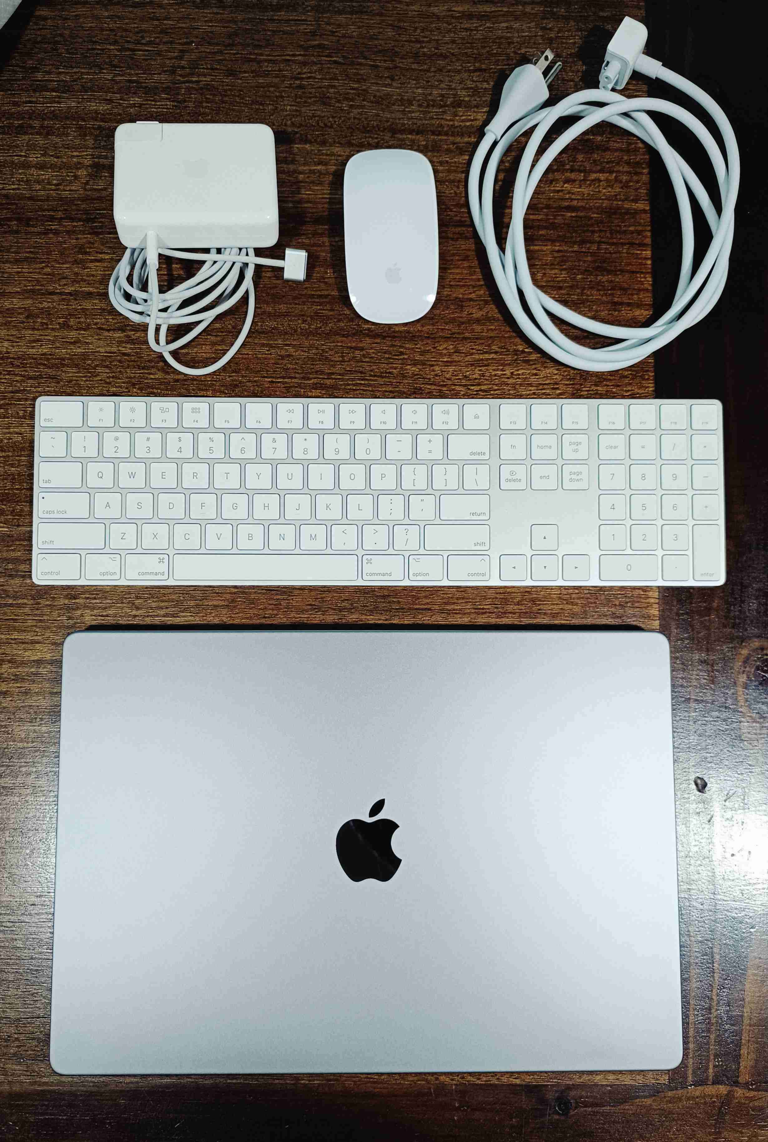 MacBook Pro 16'' M2 Pro - miniatura 3