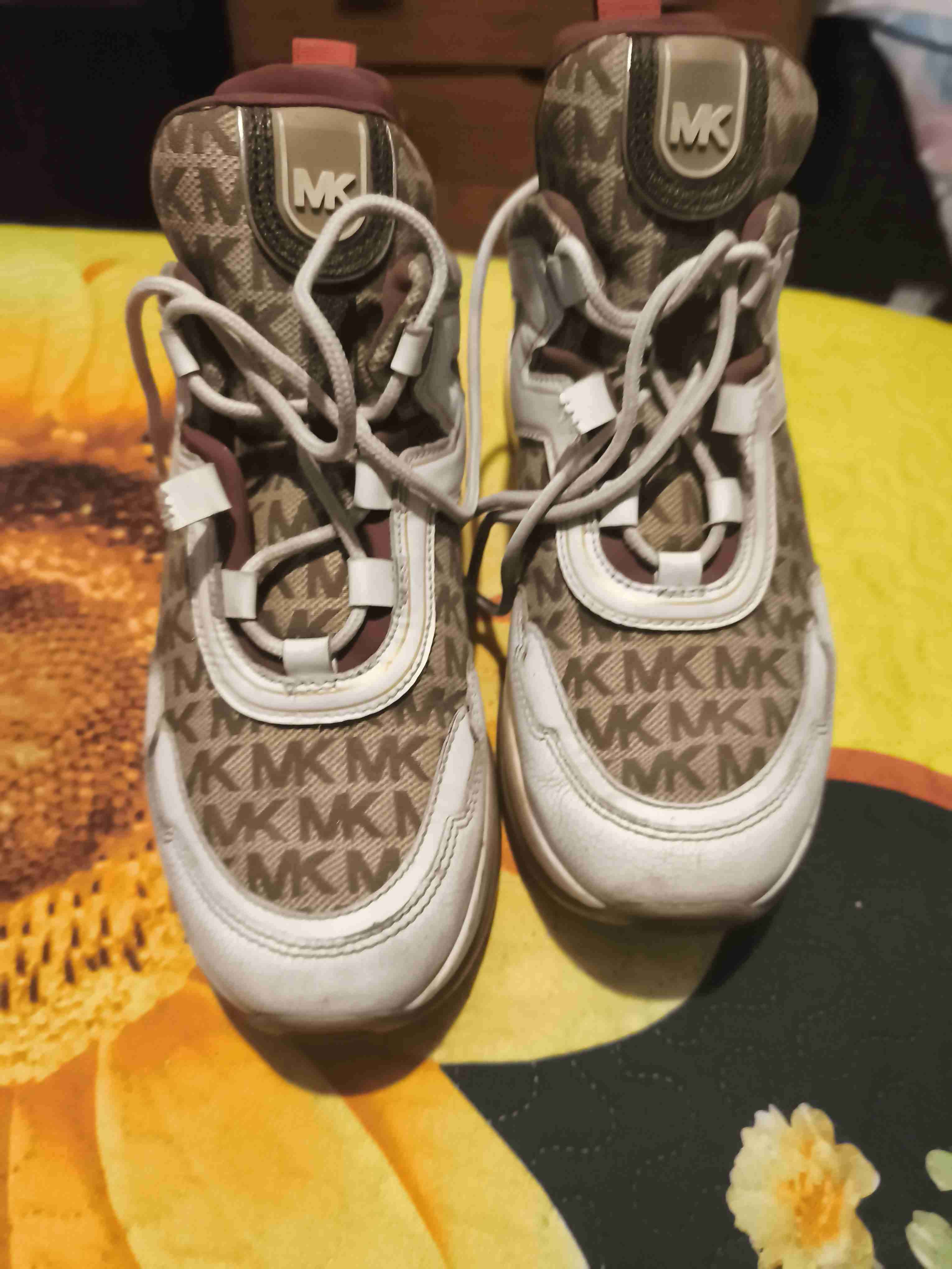 Zapatillas deportivas con logo MK