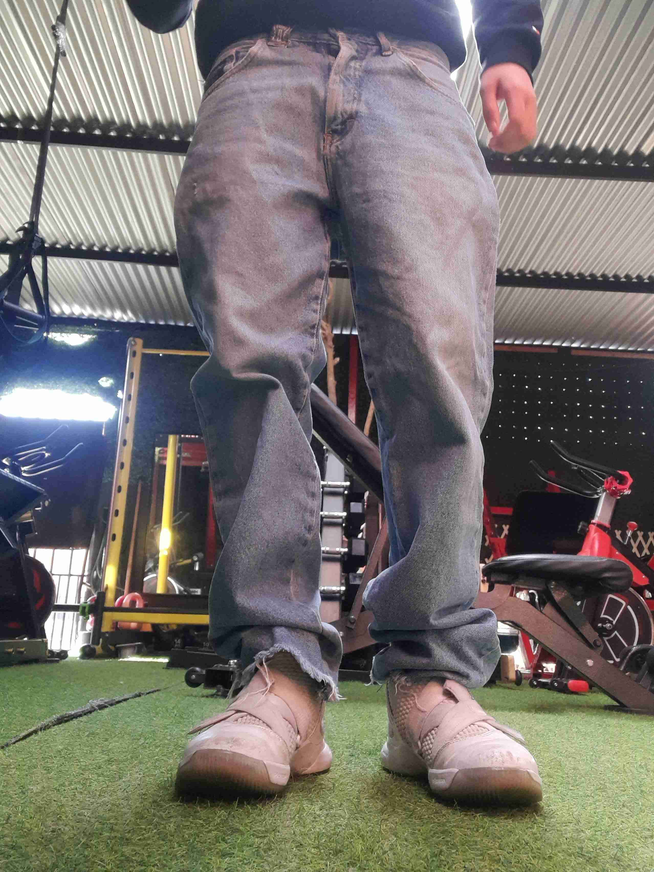 Jeans rectos gris. - miniatura 3