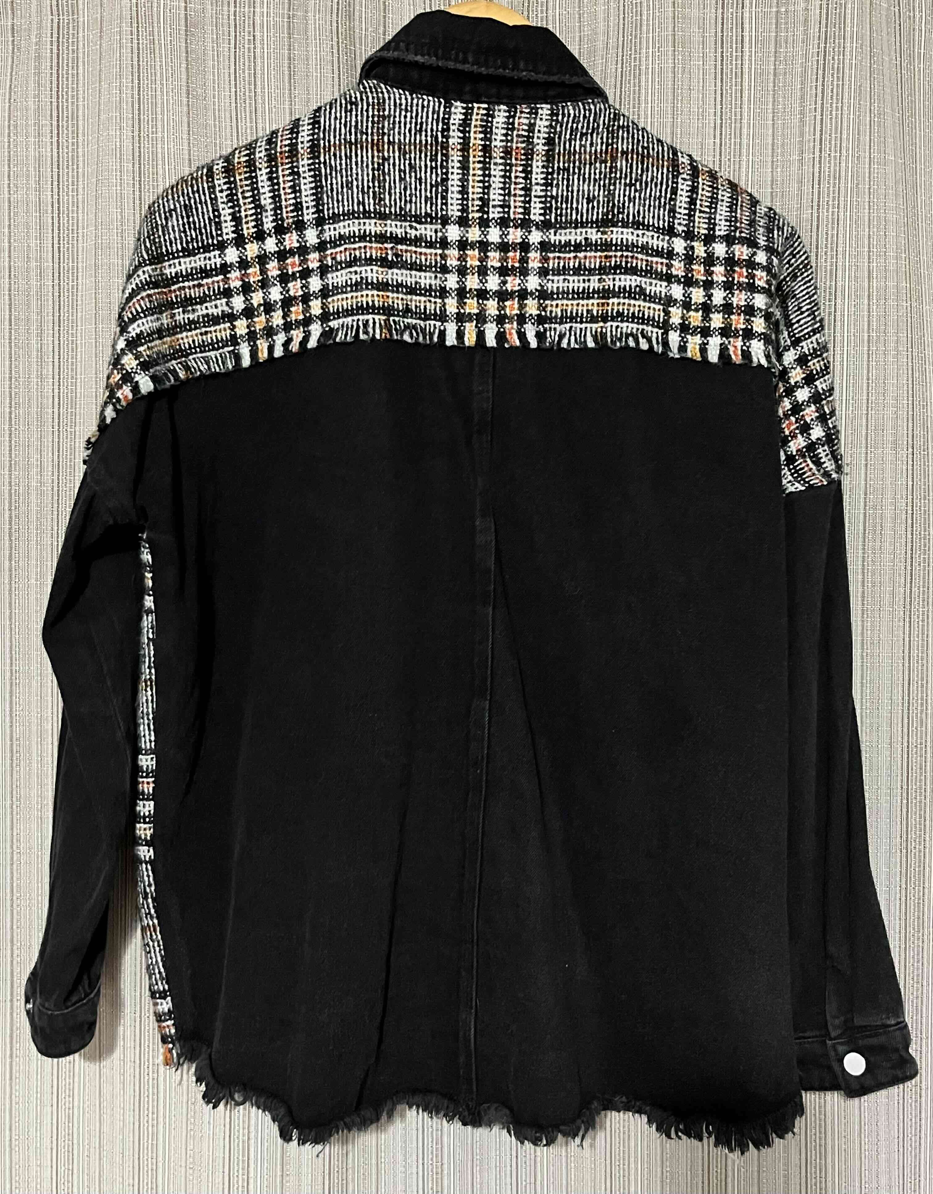 Chaqueta negra con diseño a cuadros - miniatura 2