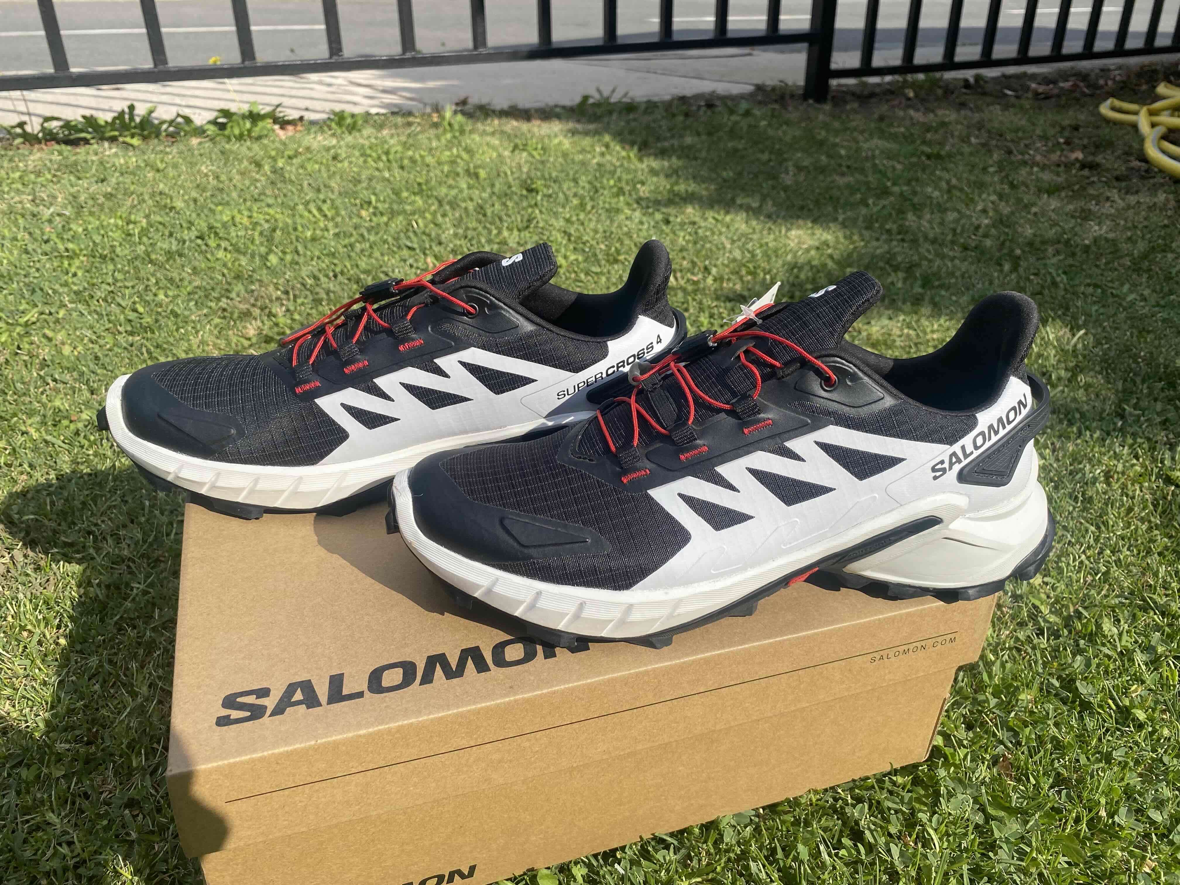 Zapatillas Salomon negras y blancas - miniatura 2