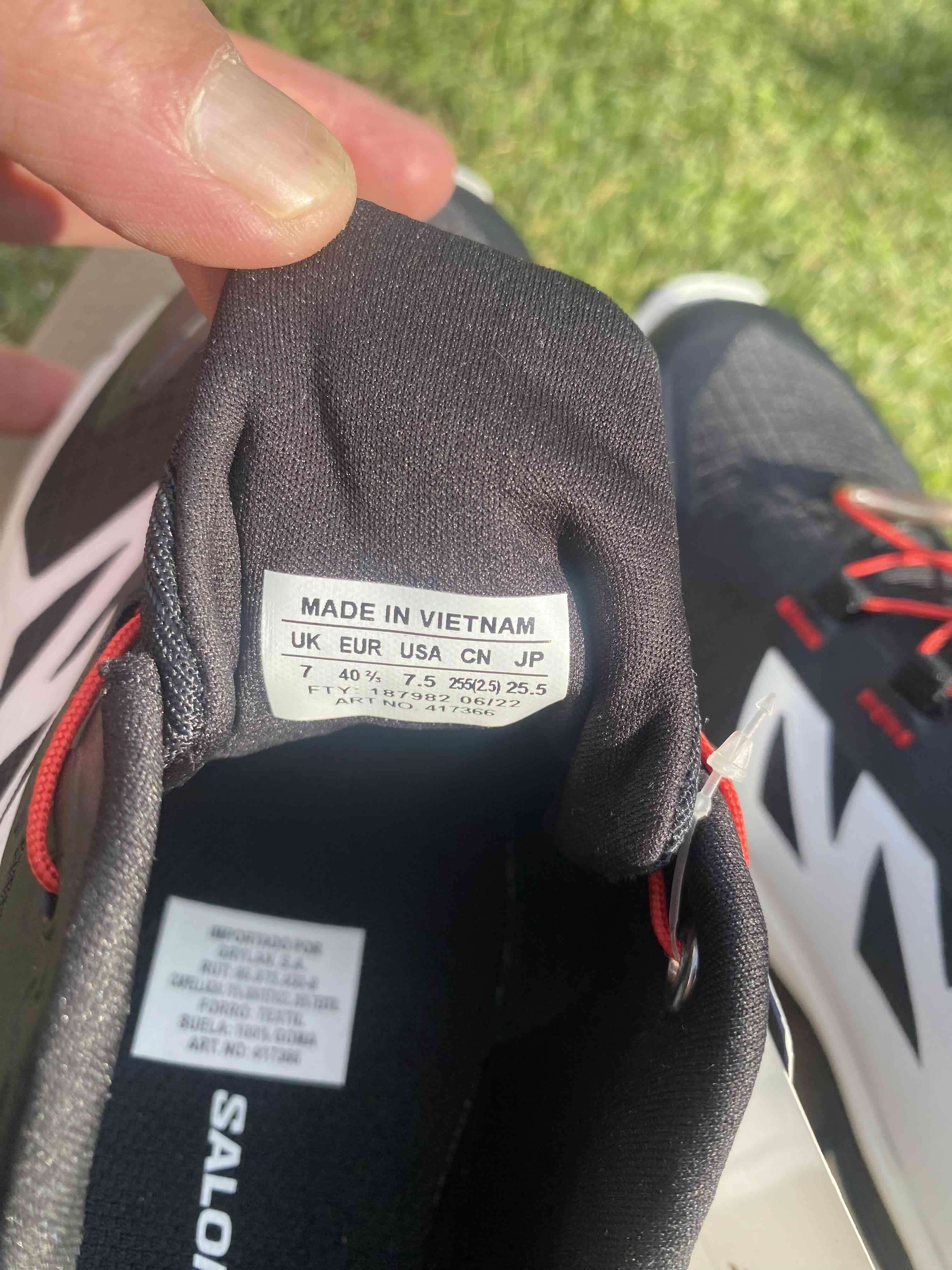 Zapatillas Salomon negras y blancas - miniatura 4