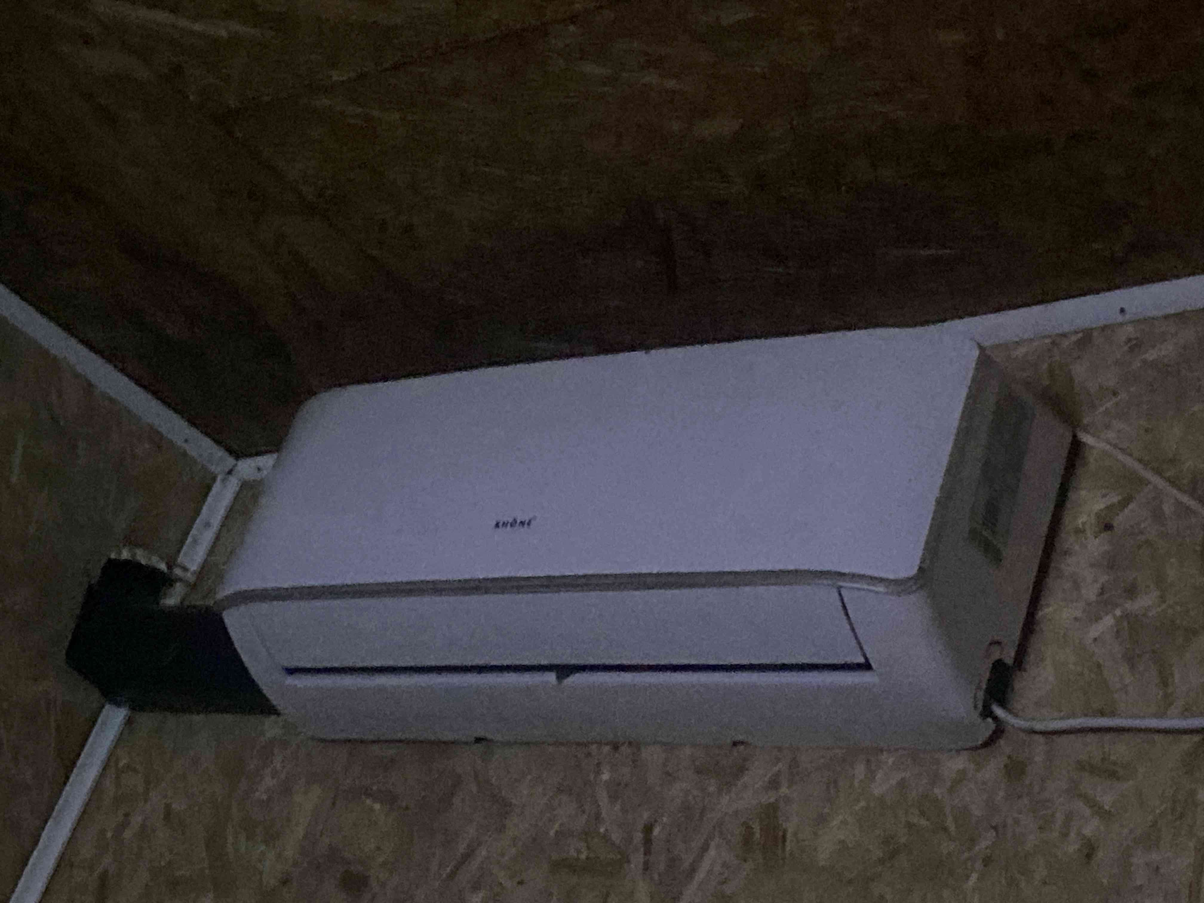 Aire acondicionado mural blanco