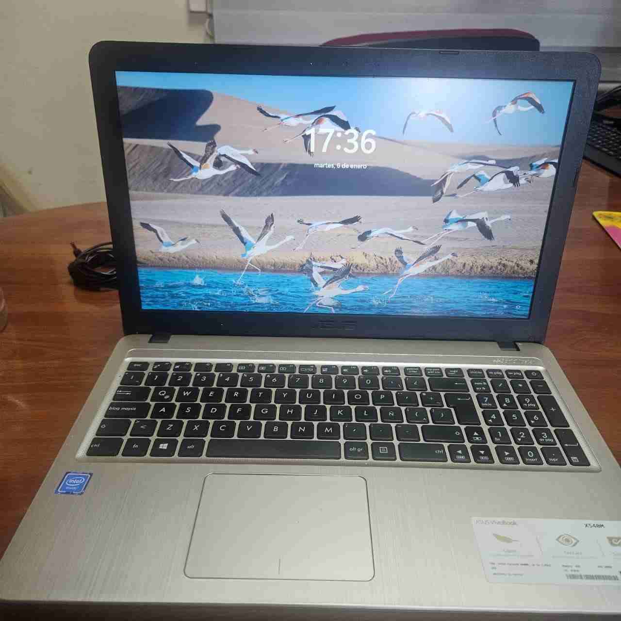 Notebook ASUS negro - miniatura 2