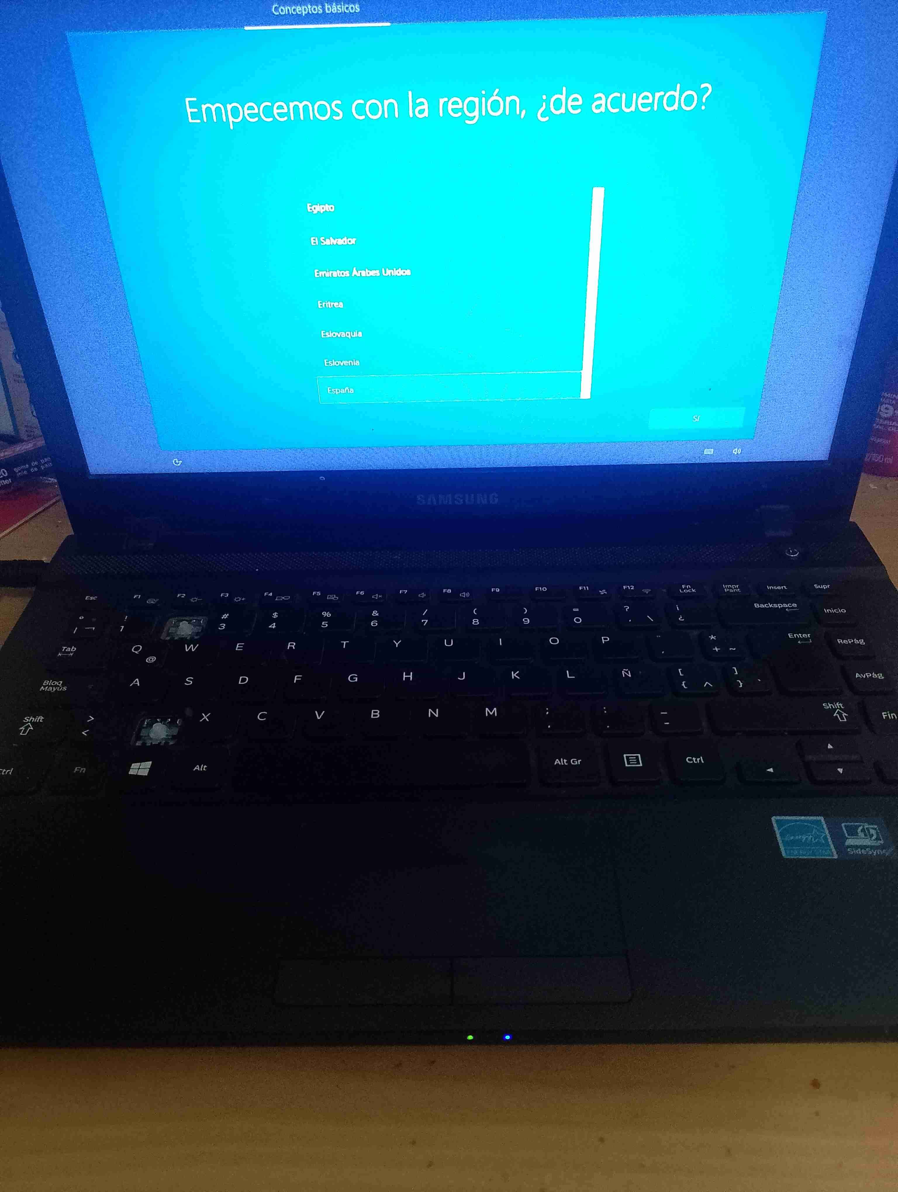 Laptop Samsung 6 GB de ram y mouse de regalo