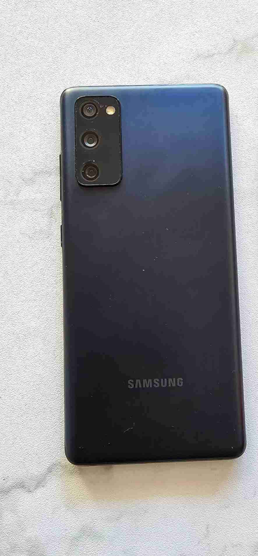 Samsung Galaxy S20 FE usado - miniatura 2