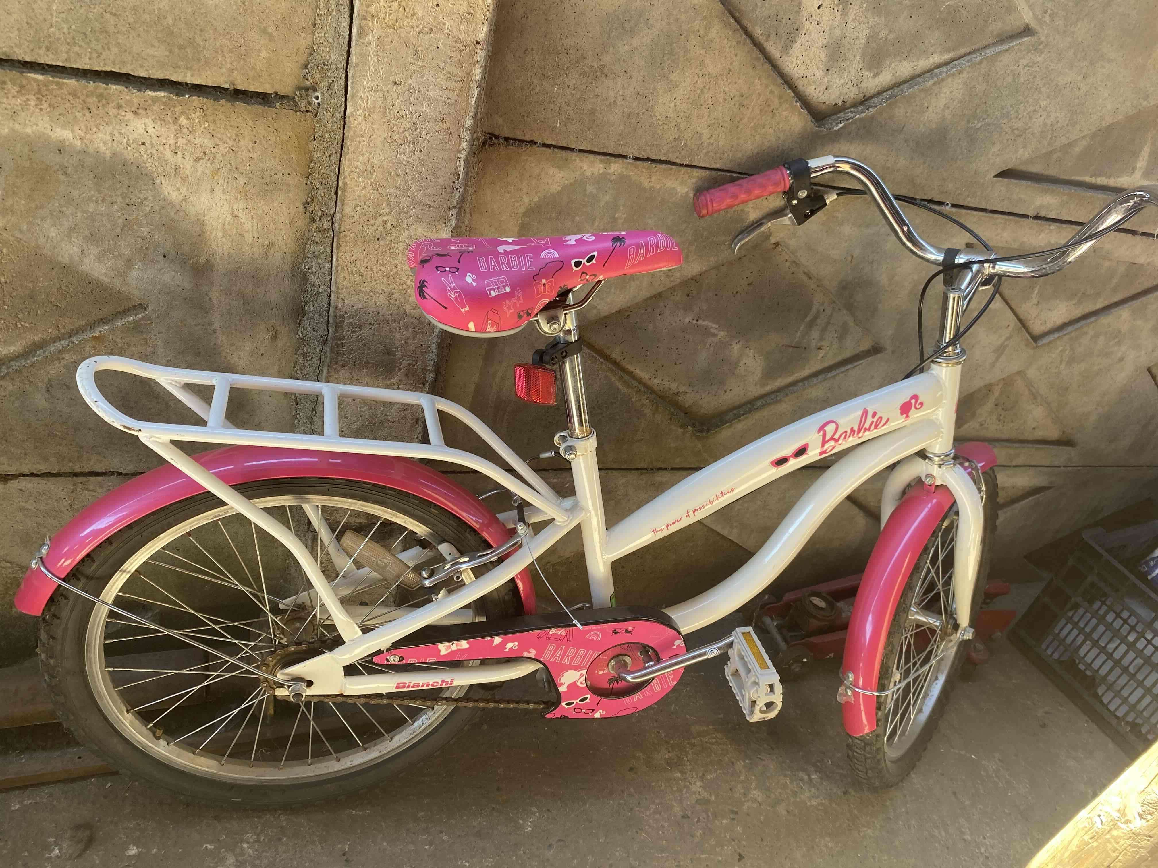Bicicleta infantil Barbie rosa