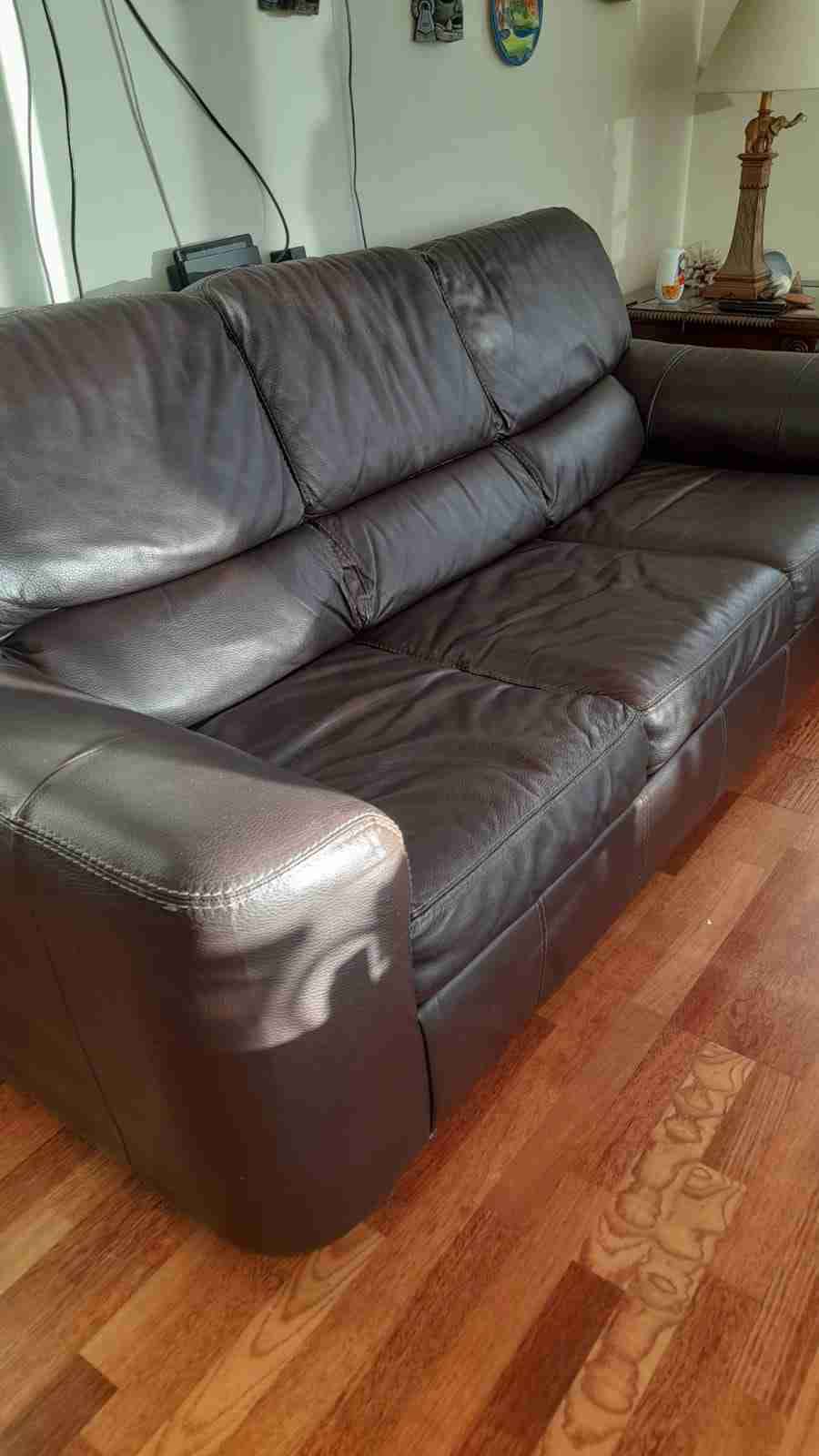 Sofá de cuero marrón ashley