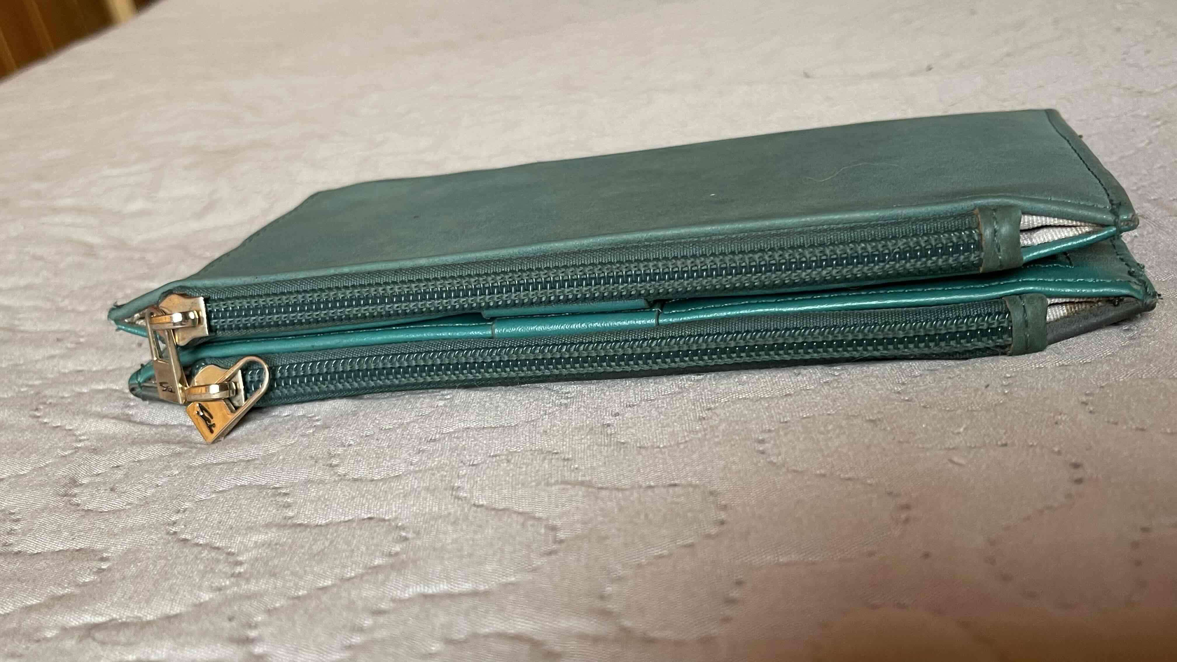 Billetera Sei verde con diseño floral - 3