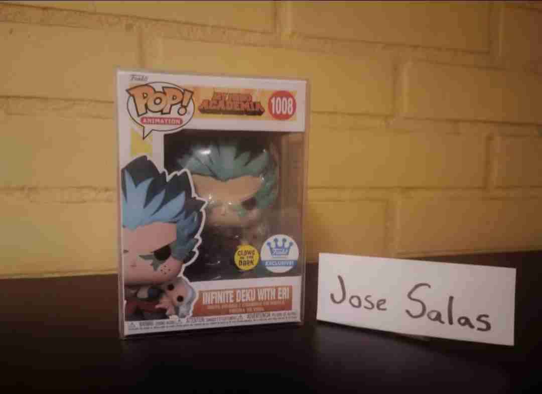 Funko Pop Infinite Deku with Eri (GITD)