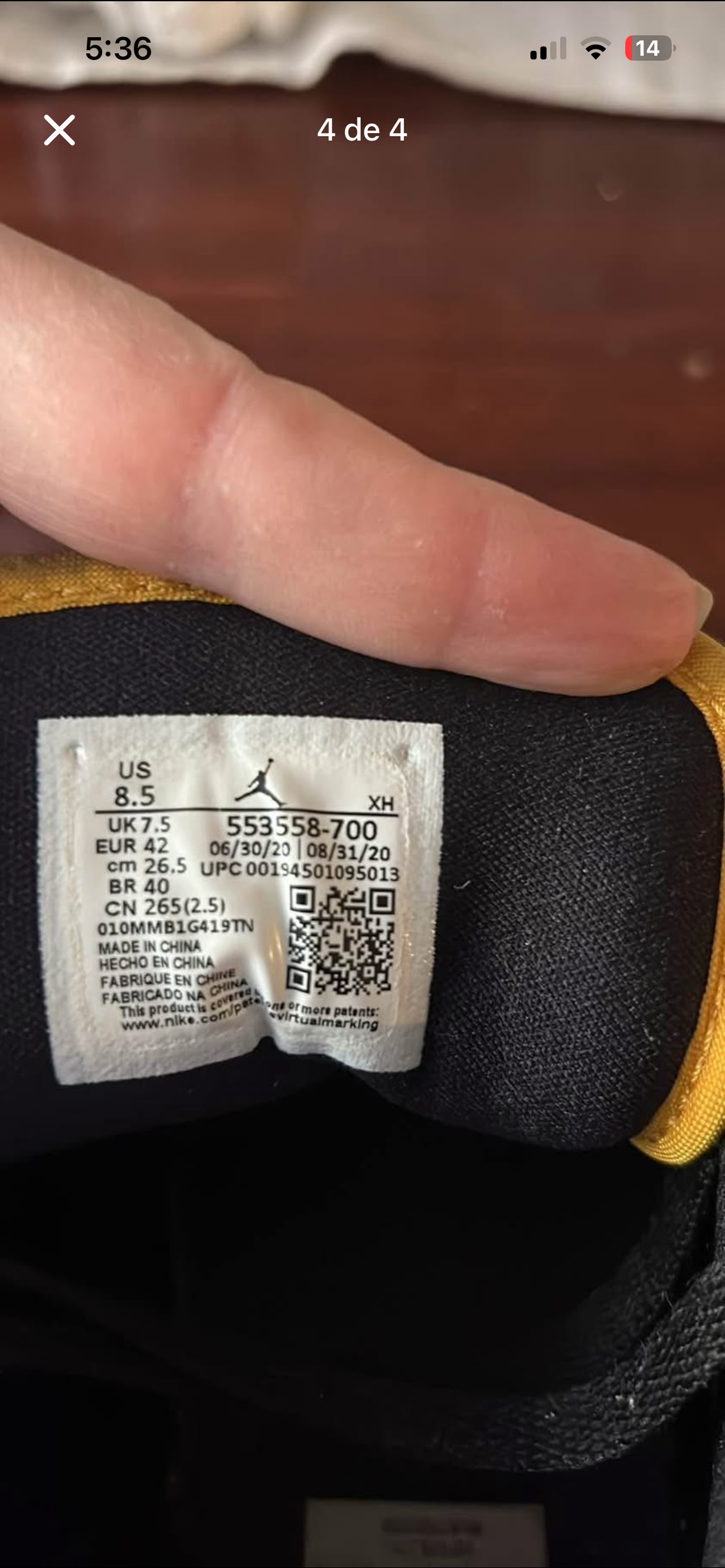 Zapatillas deportivas amarillas y negras Jordan - miniatura 3