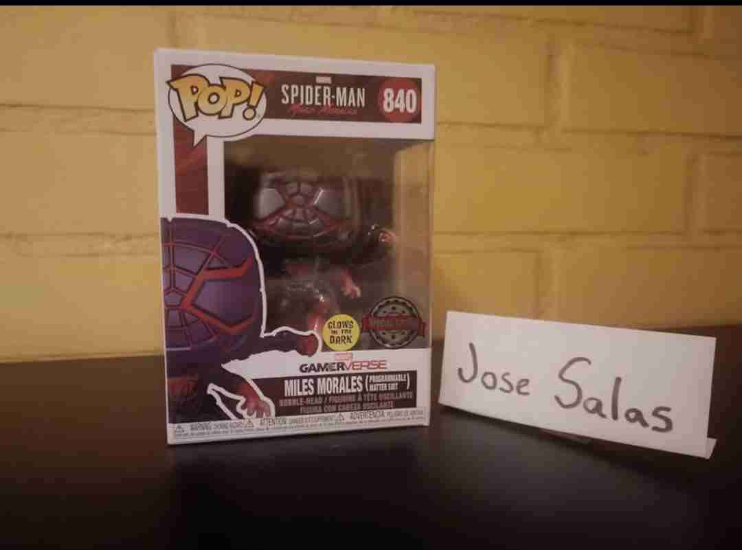 Funko Pop Spider-Man Miles Morales (GITD)