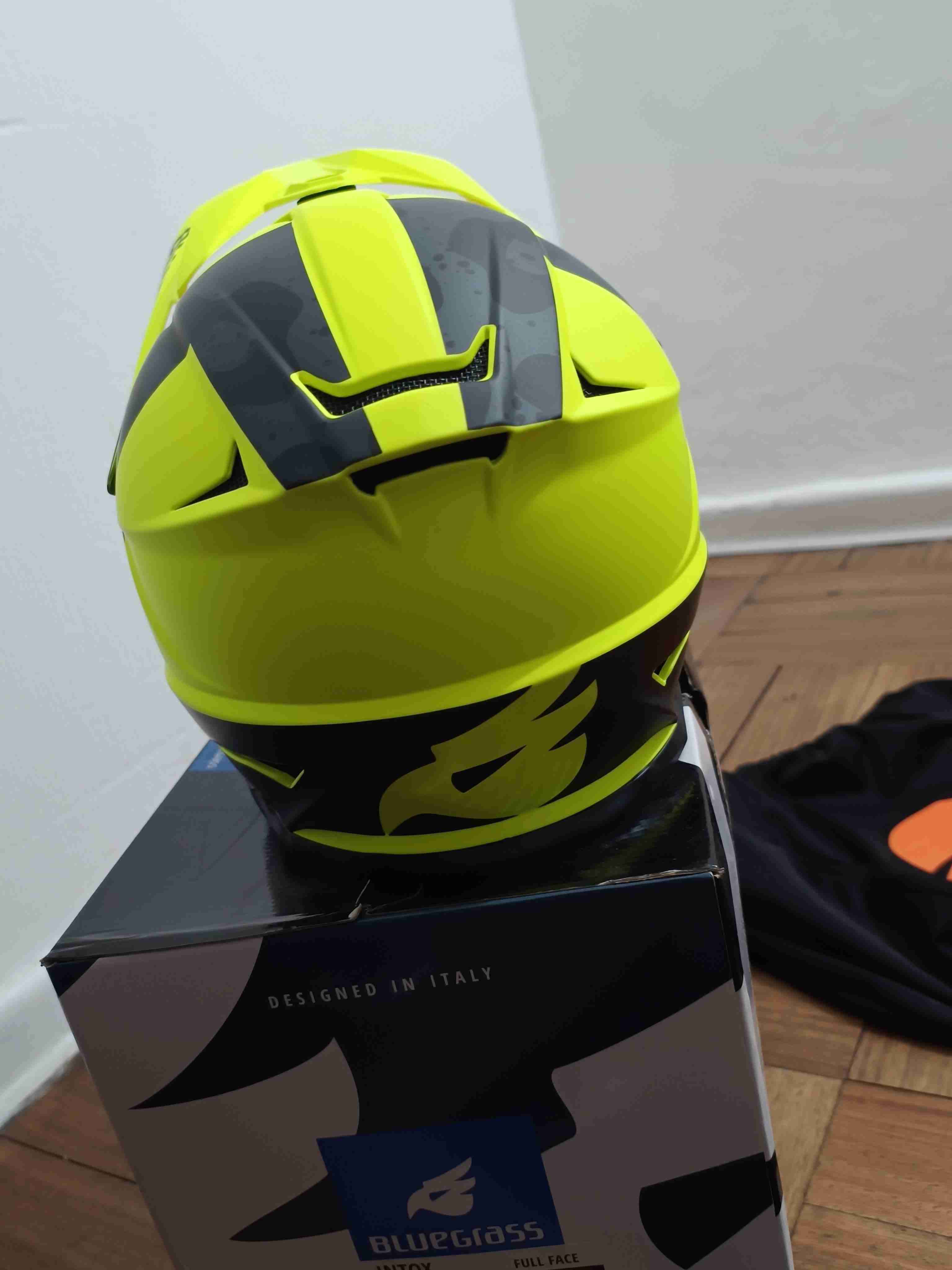 Casco integral amarillo Bluegrass BMX - 2