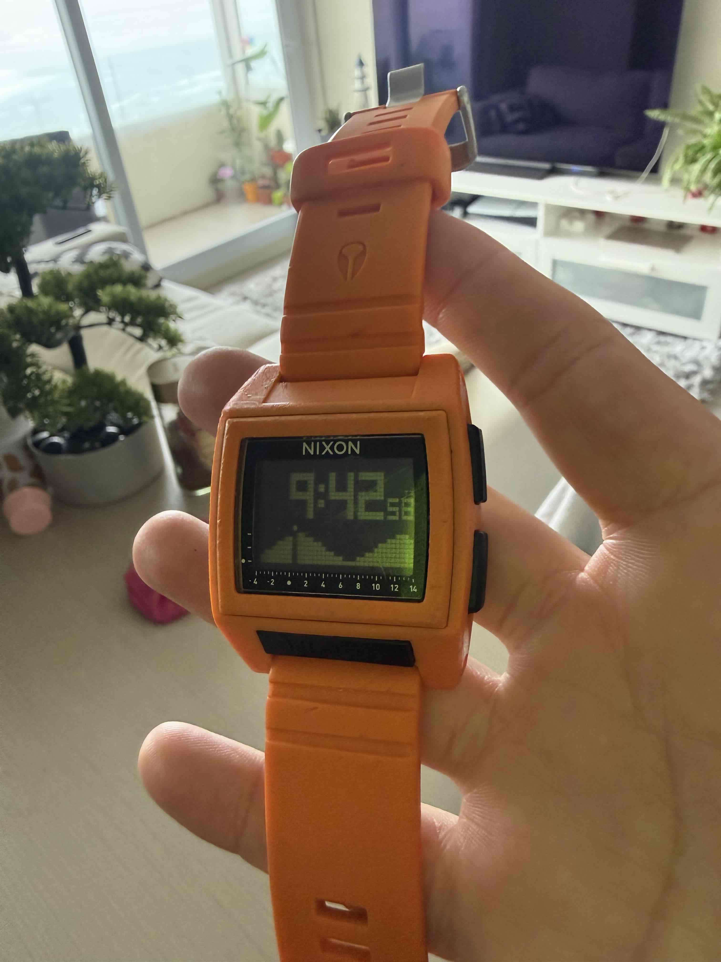 Reloj digital naranja Nixon - miniatura 3