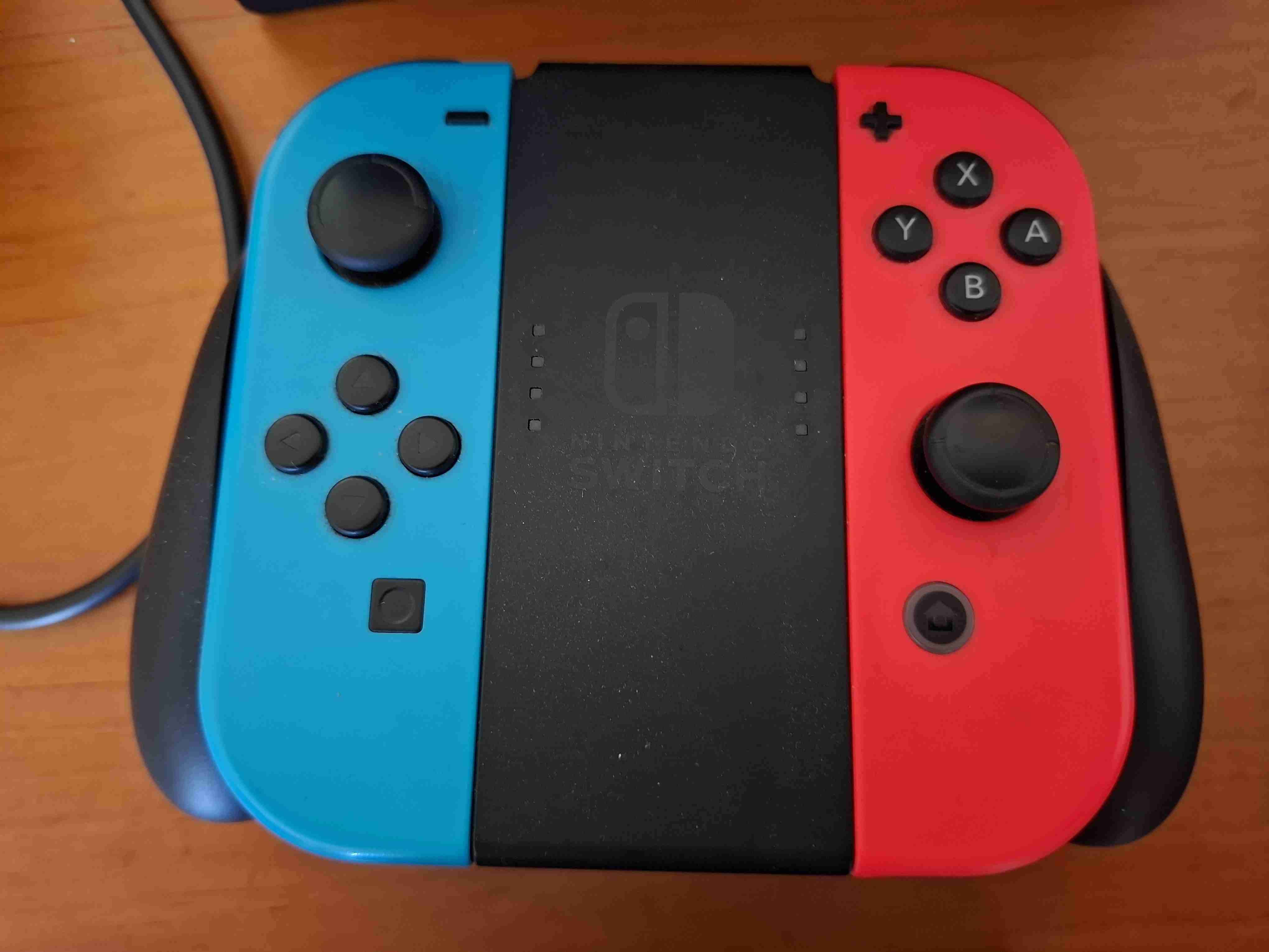 Consola Nintendo Switch con accesorios - 4