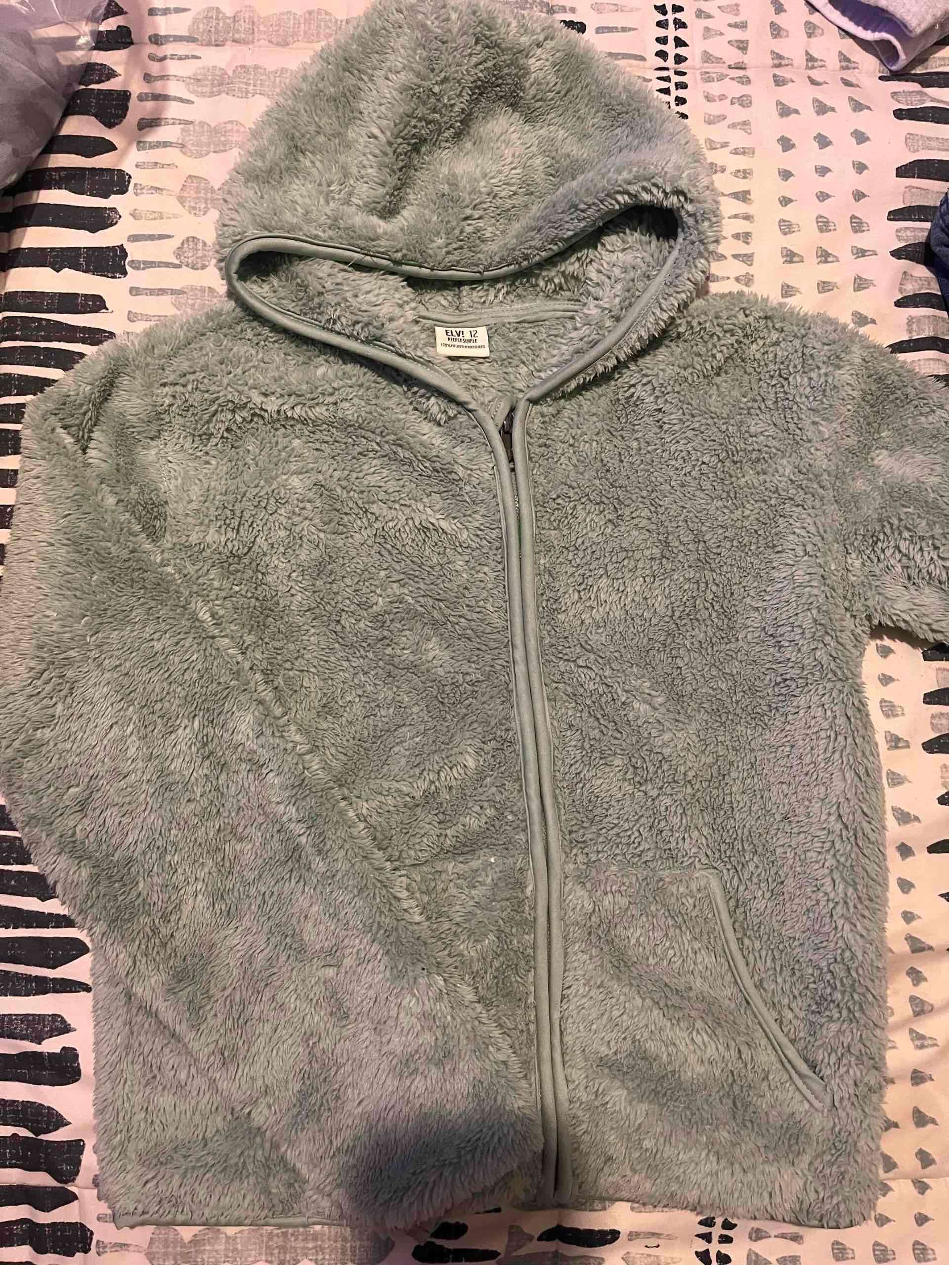 Poleron verde con capucha