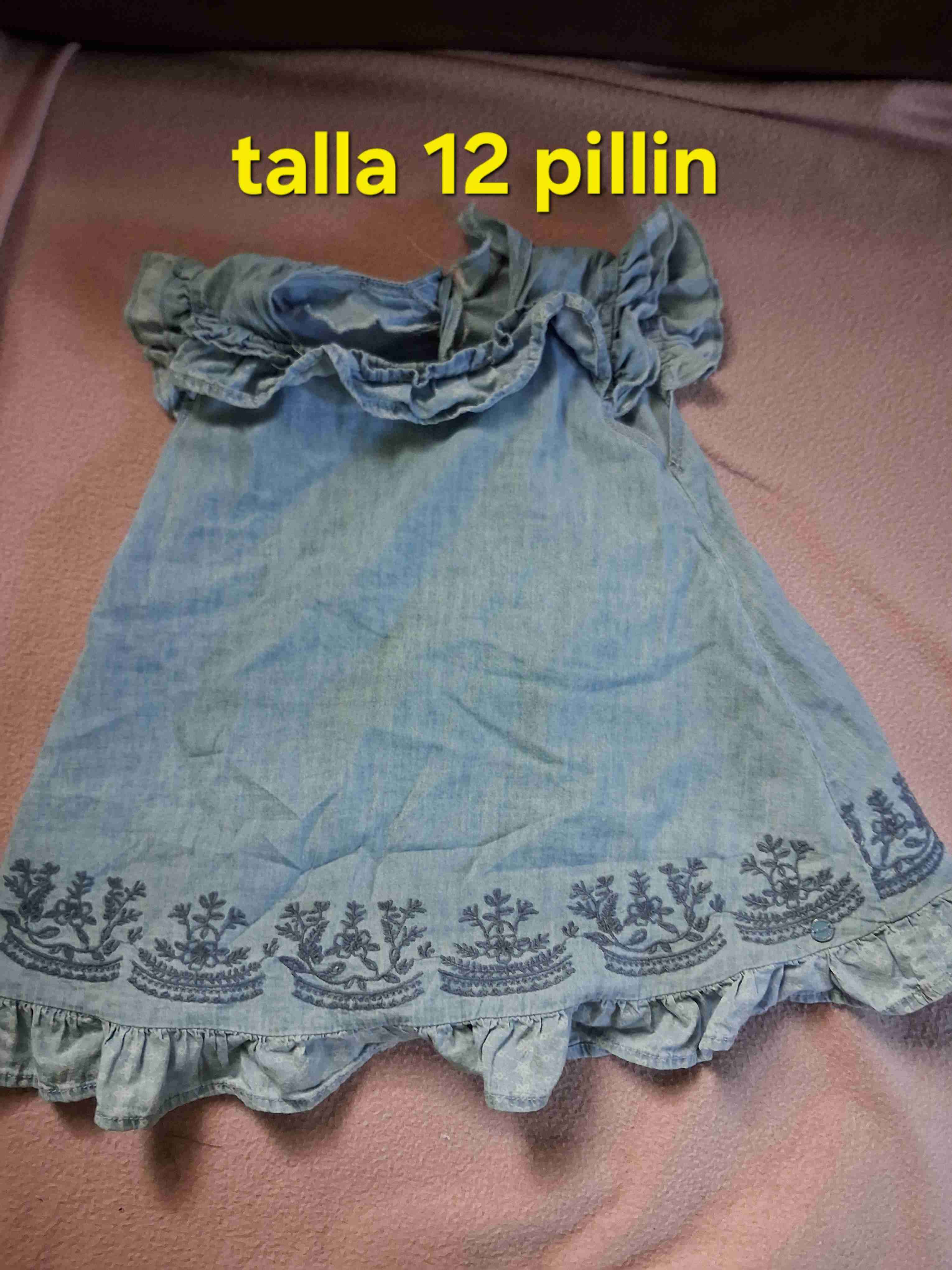 Vestido azul con volantes