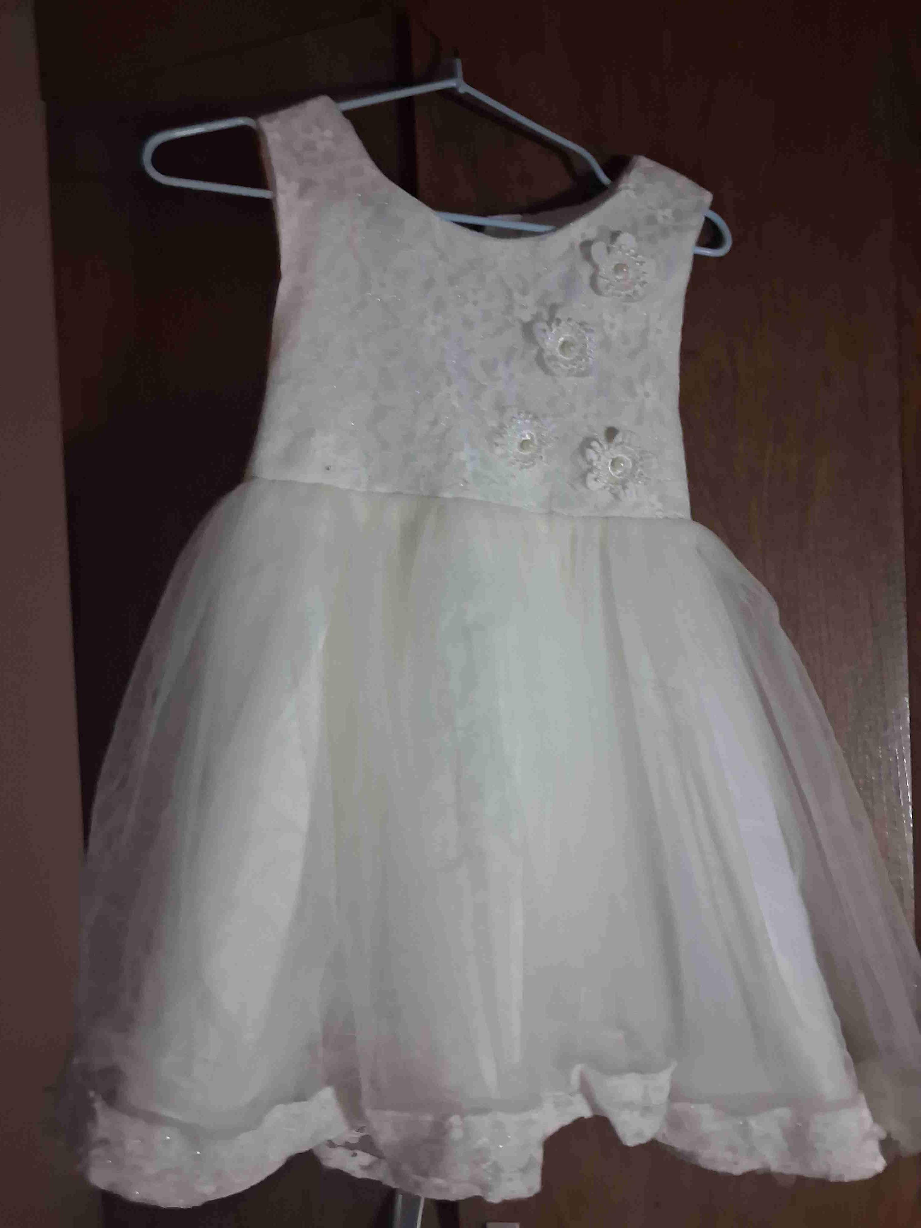 Vestido de niña blanco con flores