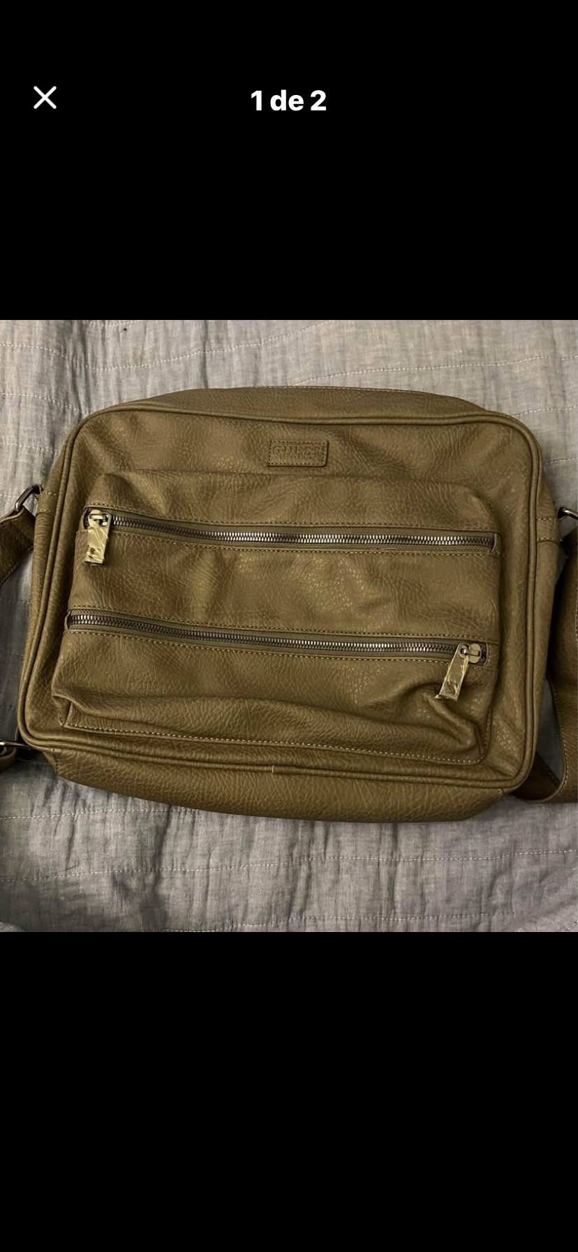 Bolso bandolera marrón con cremalleras