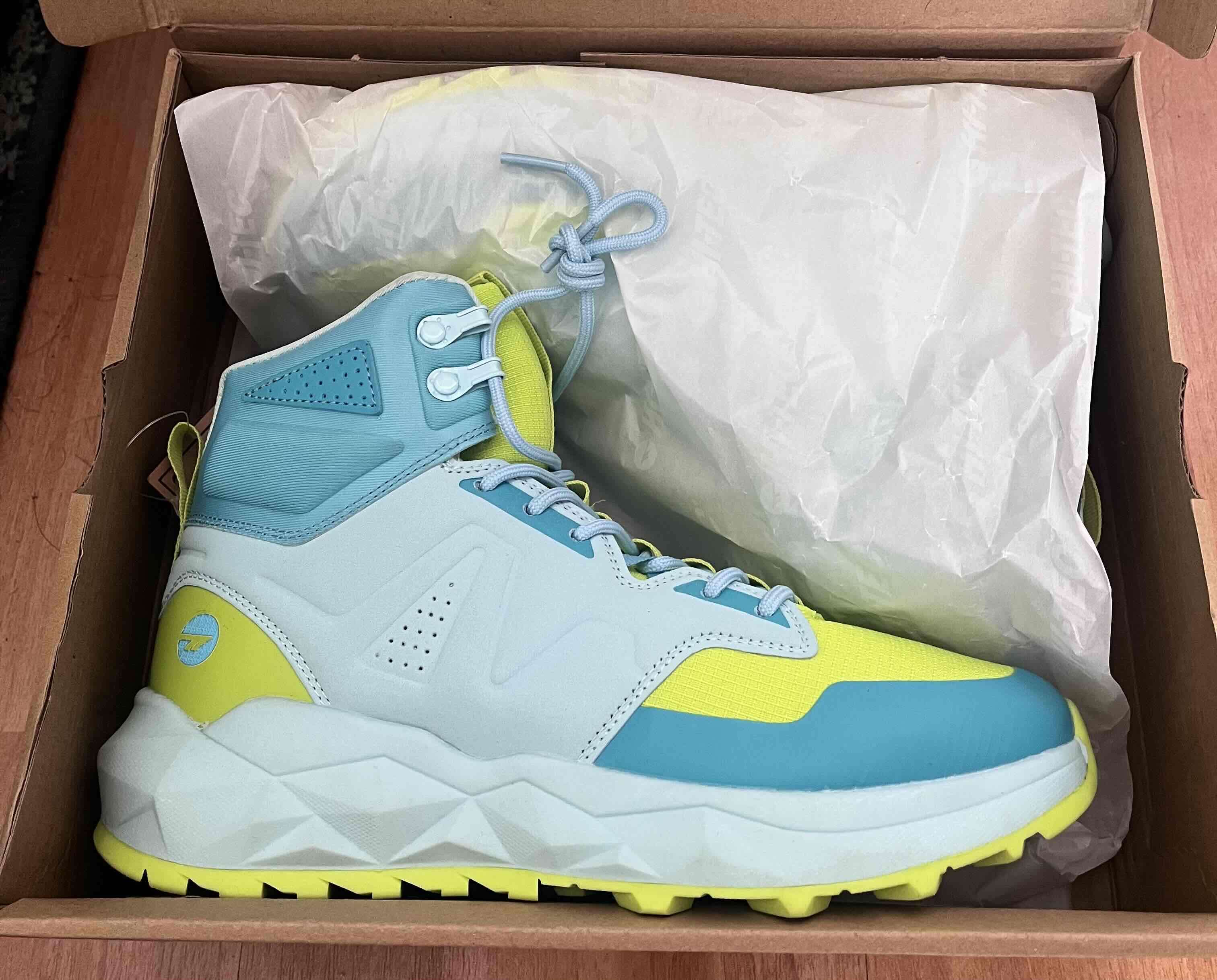 Botines deportivos verdes y celestes - miniatura 4