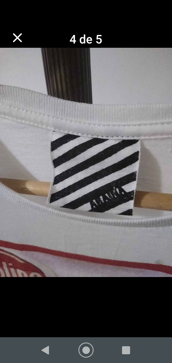 Polera blanca con diseño vintage - miniatura 5