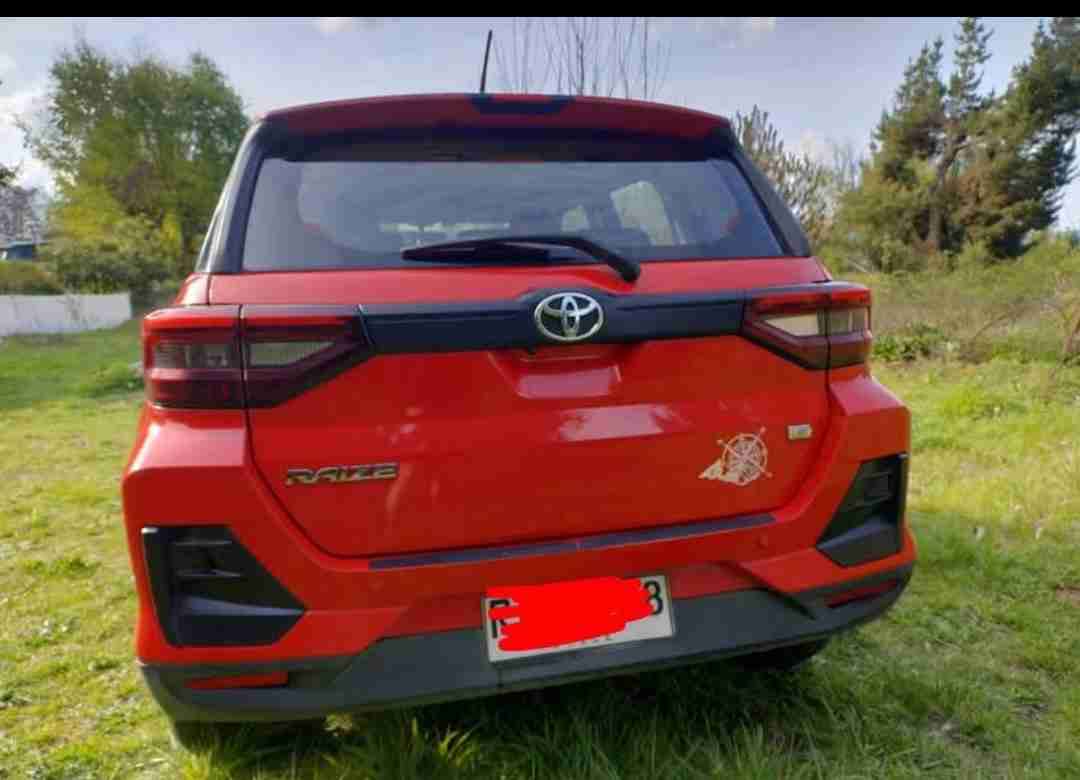 Toyota raize rojo - 2