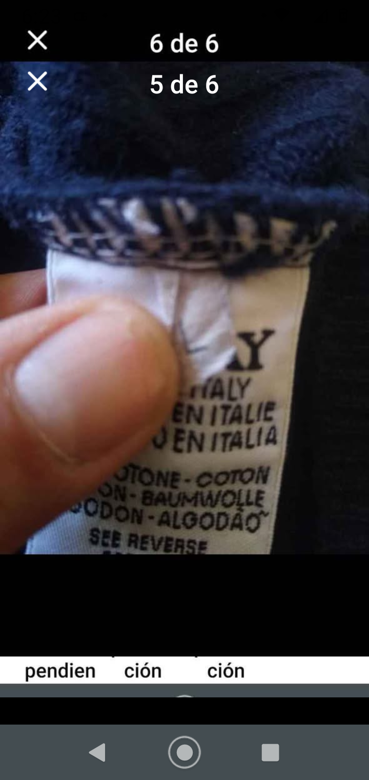 Suéter negro con detalles rojos - 4