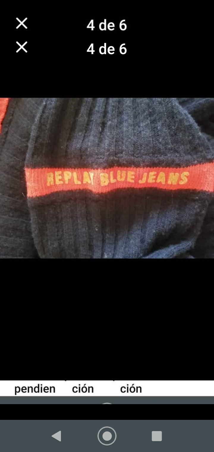 Suéter negro con detalles rojos - 5