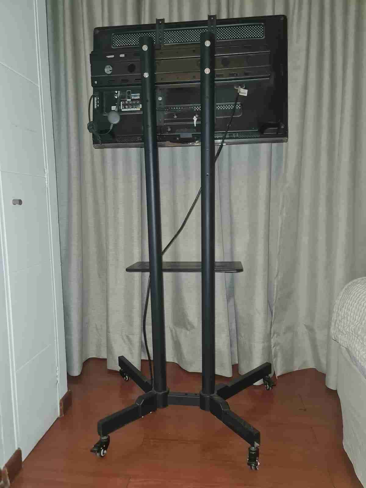 Soporte móvil para TV - miniatura 1