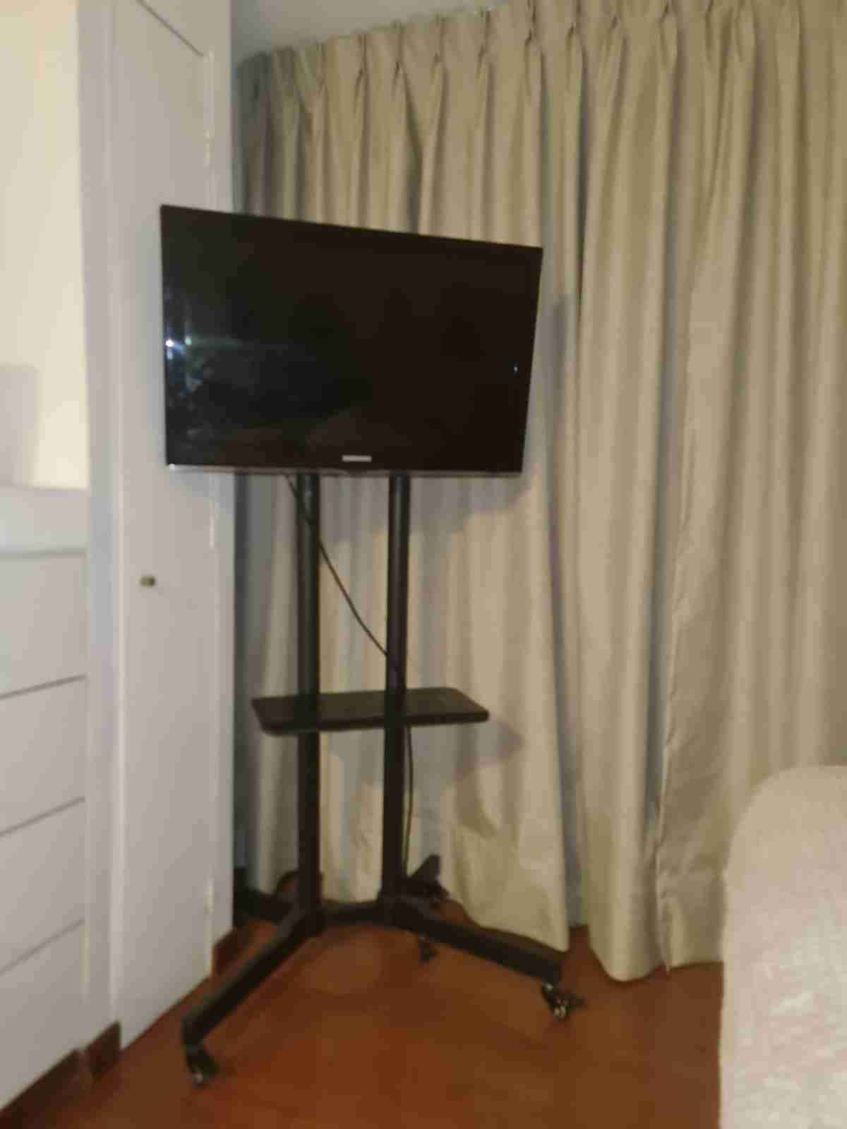 Soporte móvil para TV - miniatura 3