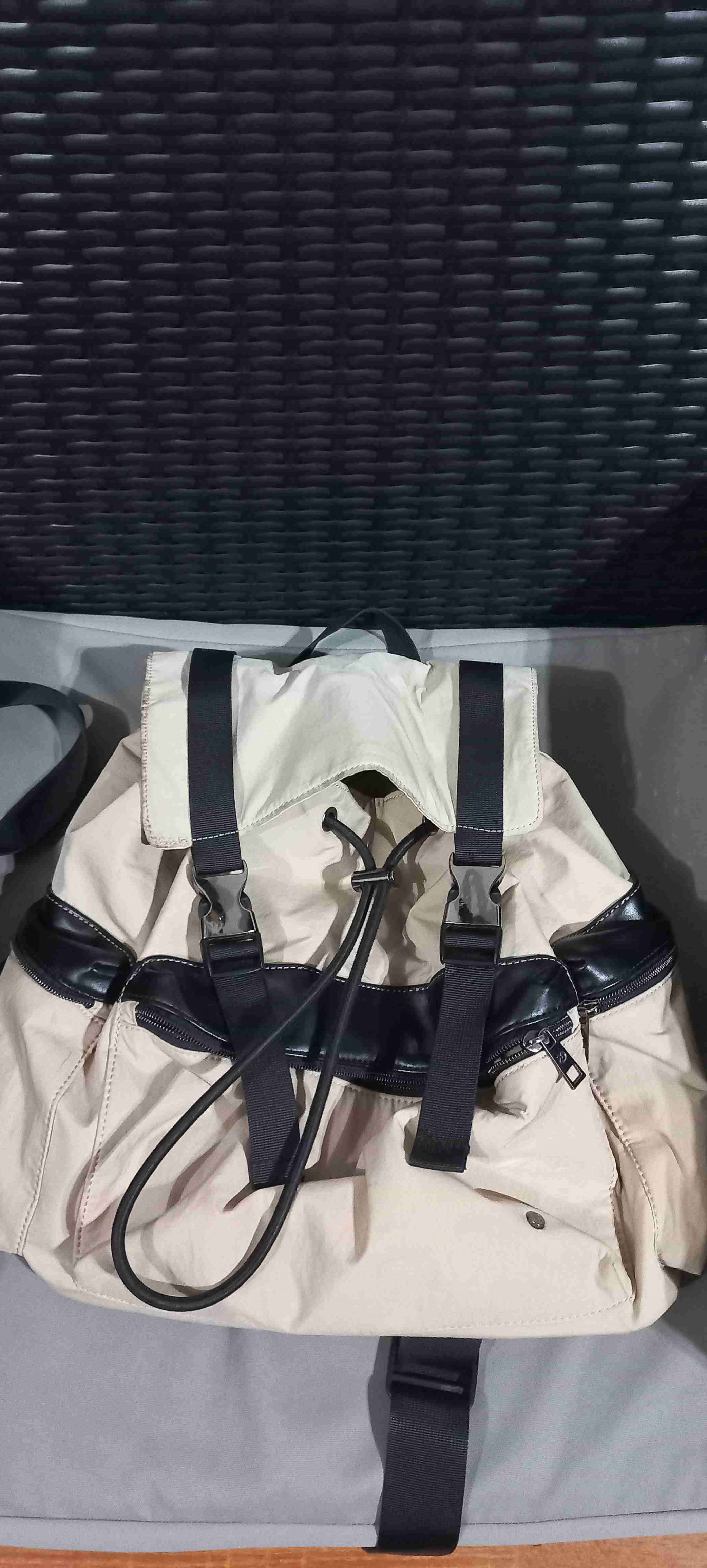 Mochila beige con correas negras Marca Saxoline - miniatura 1