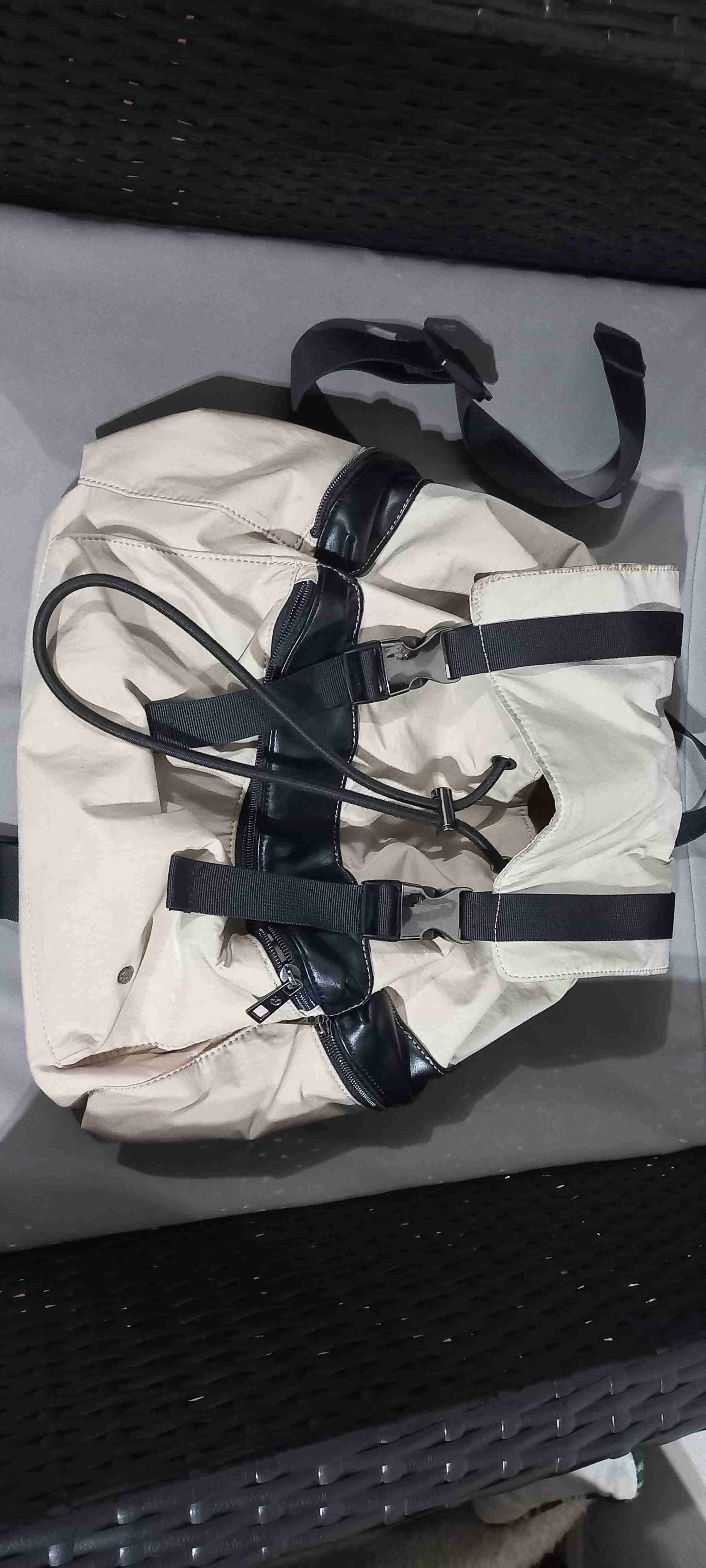 Mochila beige con correas negras Marca Saxoline - miniatura 2