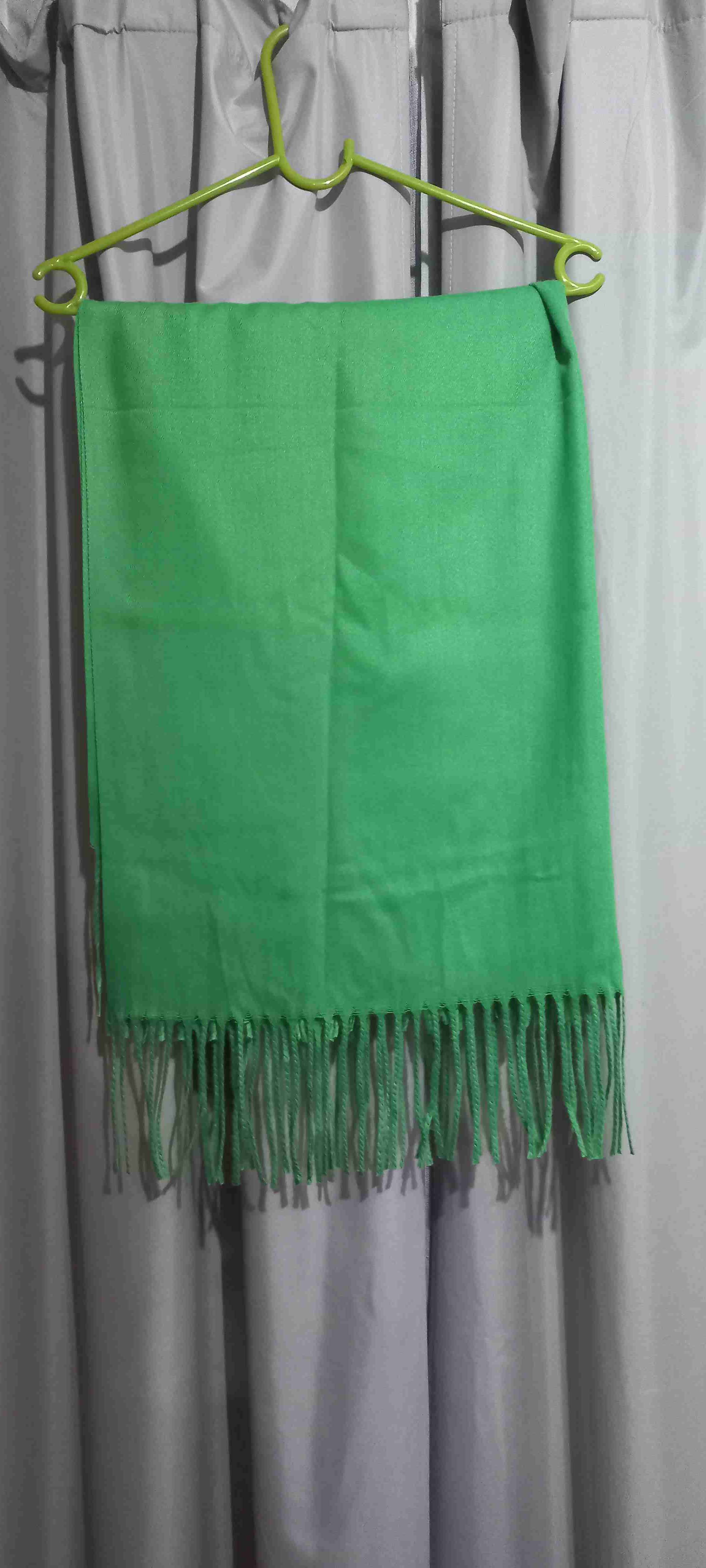 Chal verde con flecos/maxi bufanda