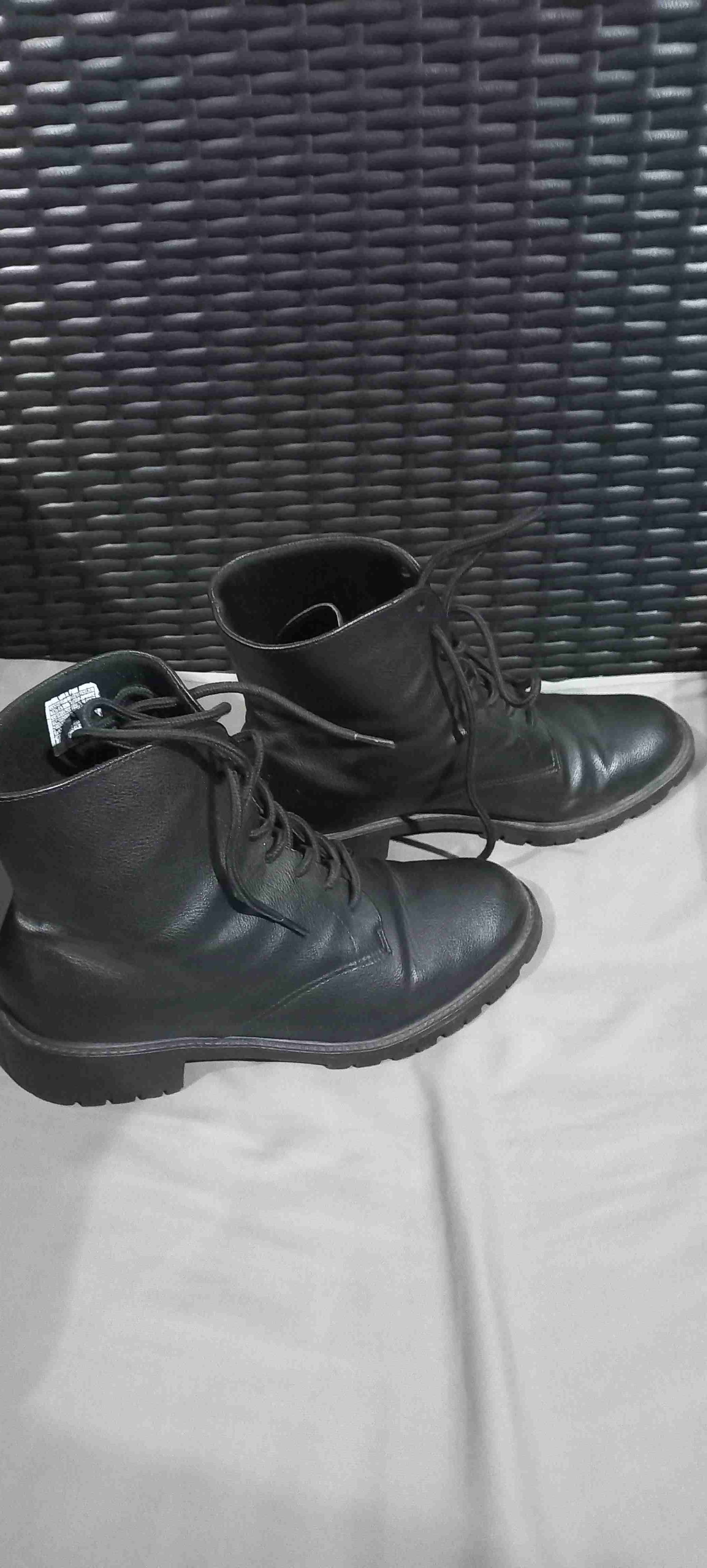 Botas negras de cuero - 2