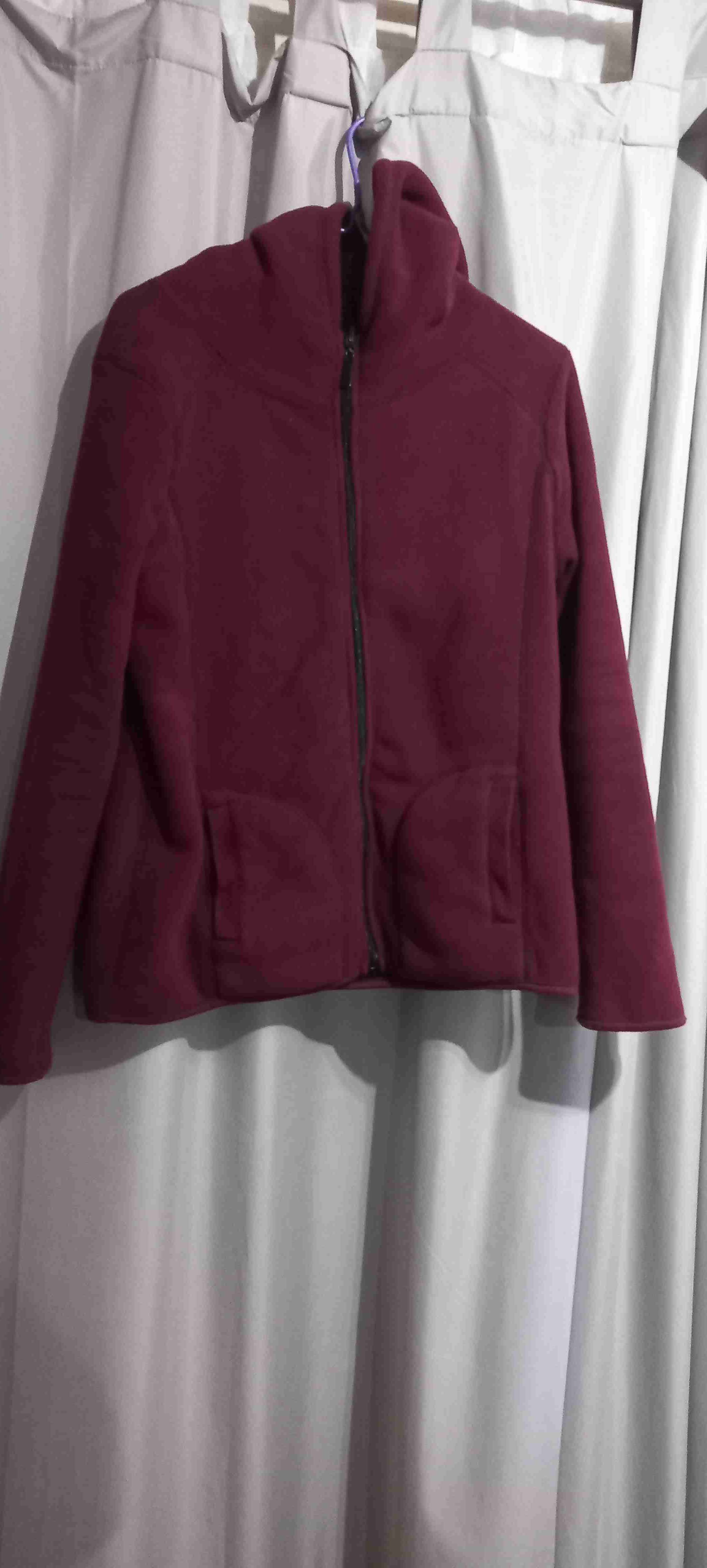 Chaqueta burdeos con cierre reversible