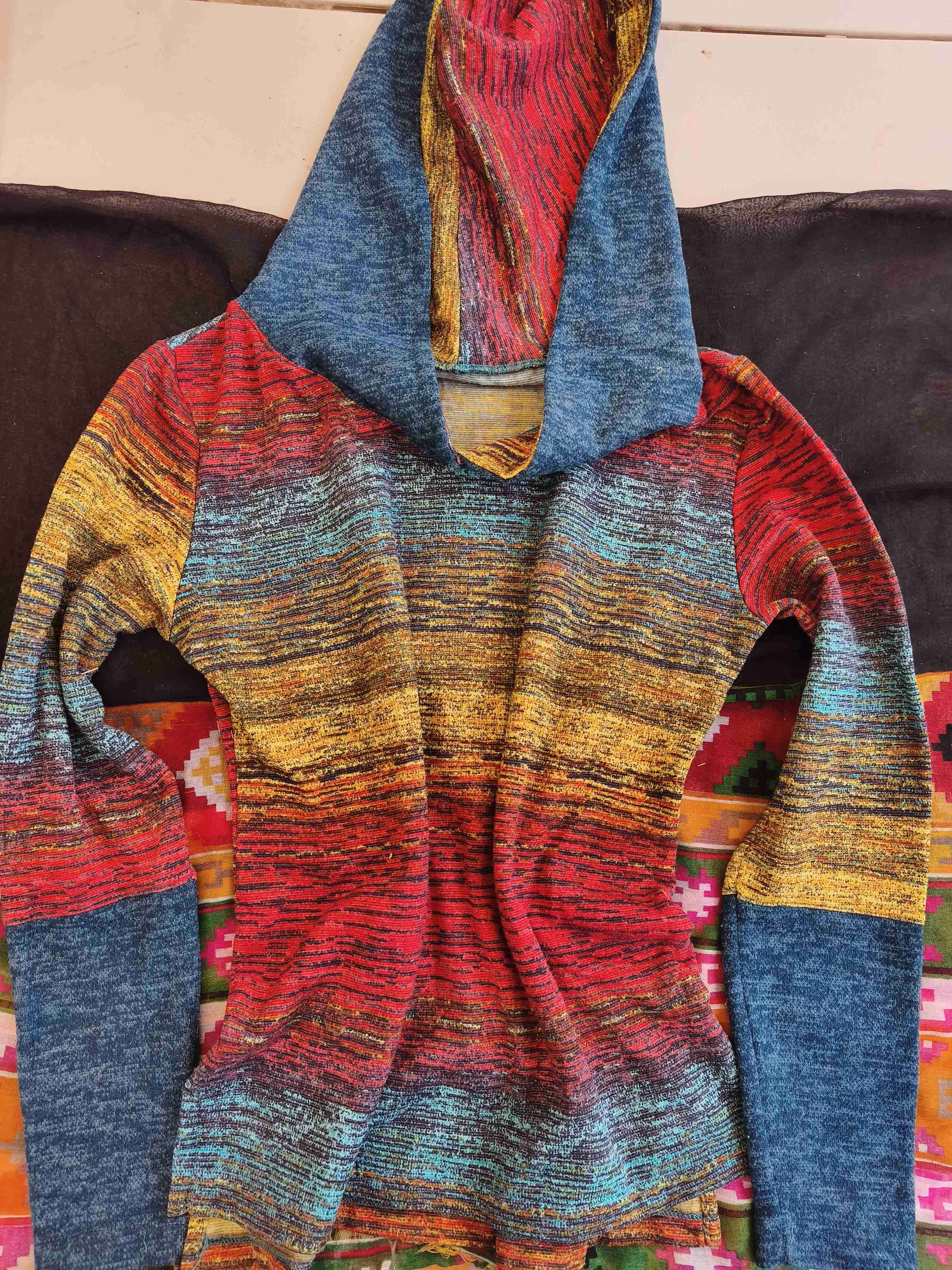 Polerón multicolor con capucha - 1