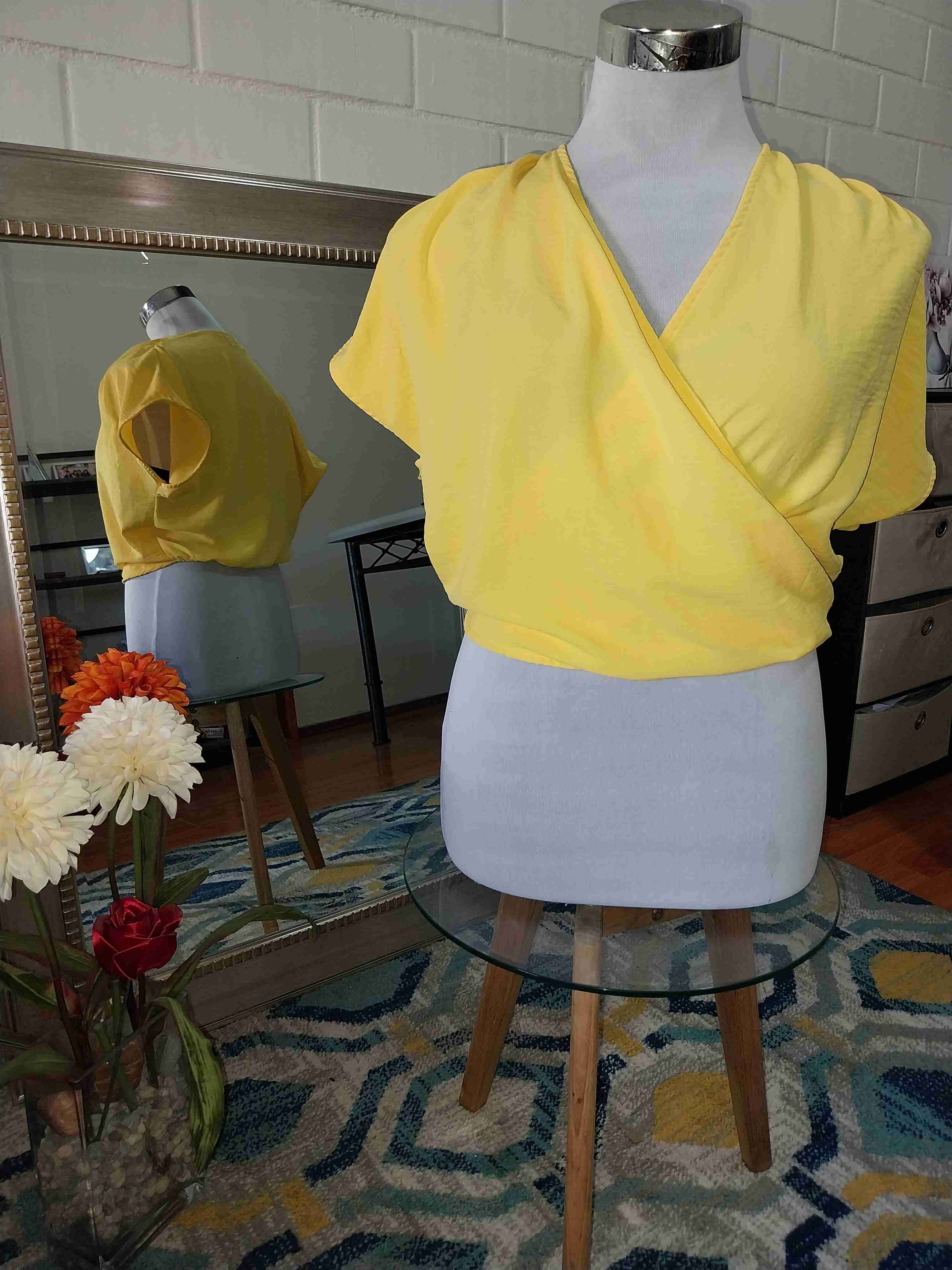 Polera estampada de ángeles,toda la ropa $3000 cad - 2