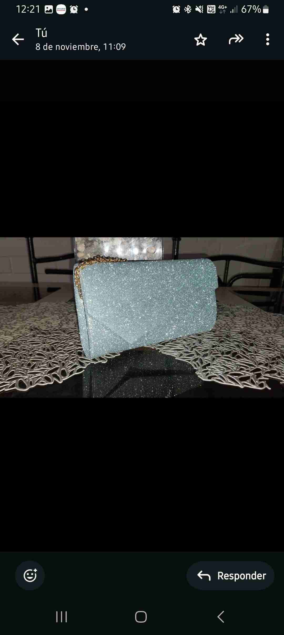 Cartera de noche brillosa azul y rosada - 1