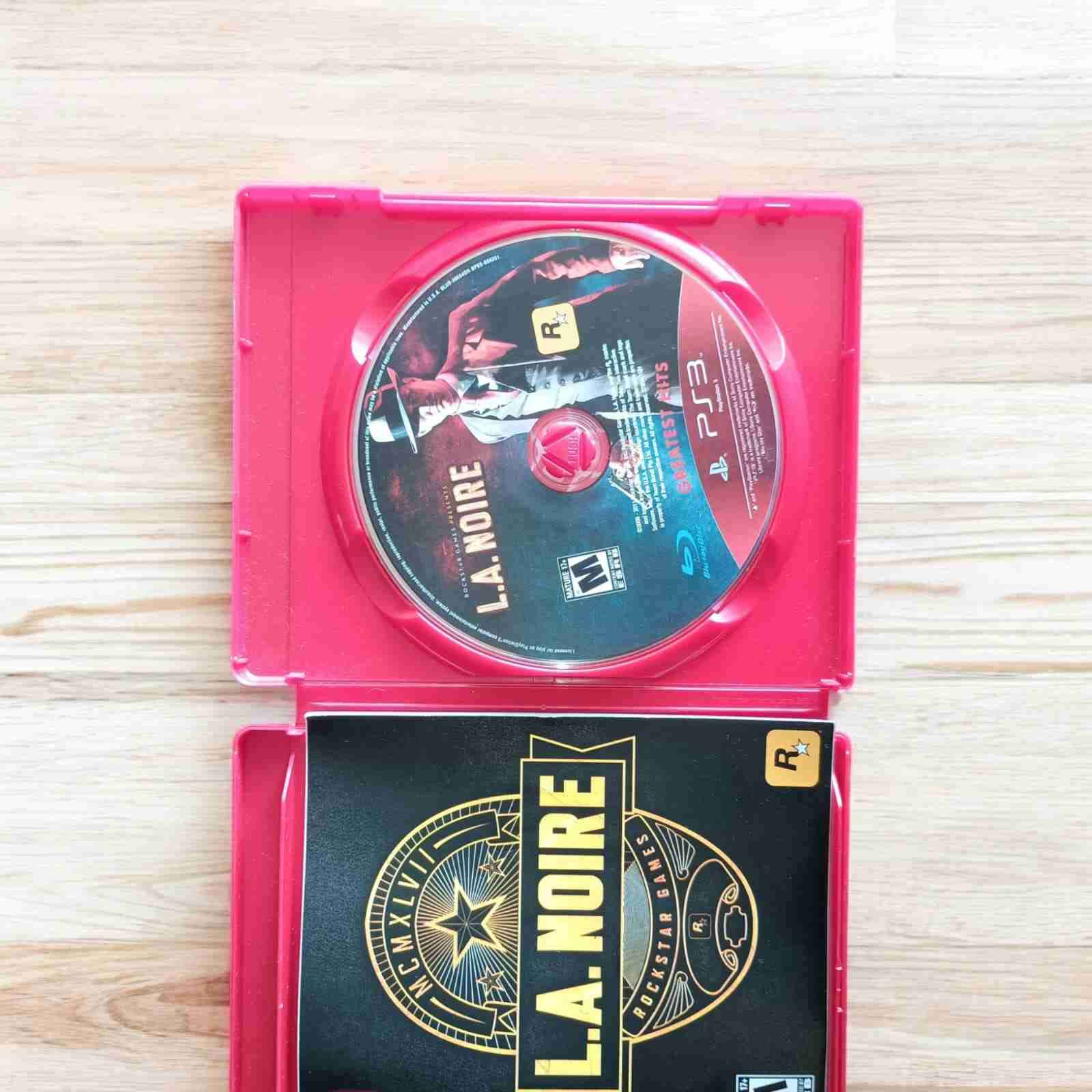 Juego PS3 L.A. Noire y juego club penguin wii - 1