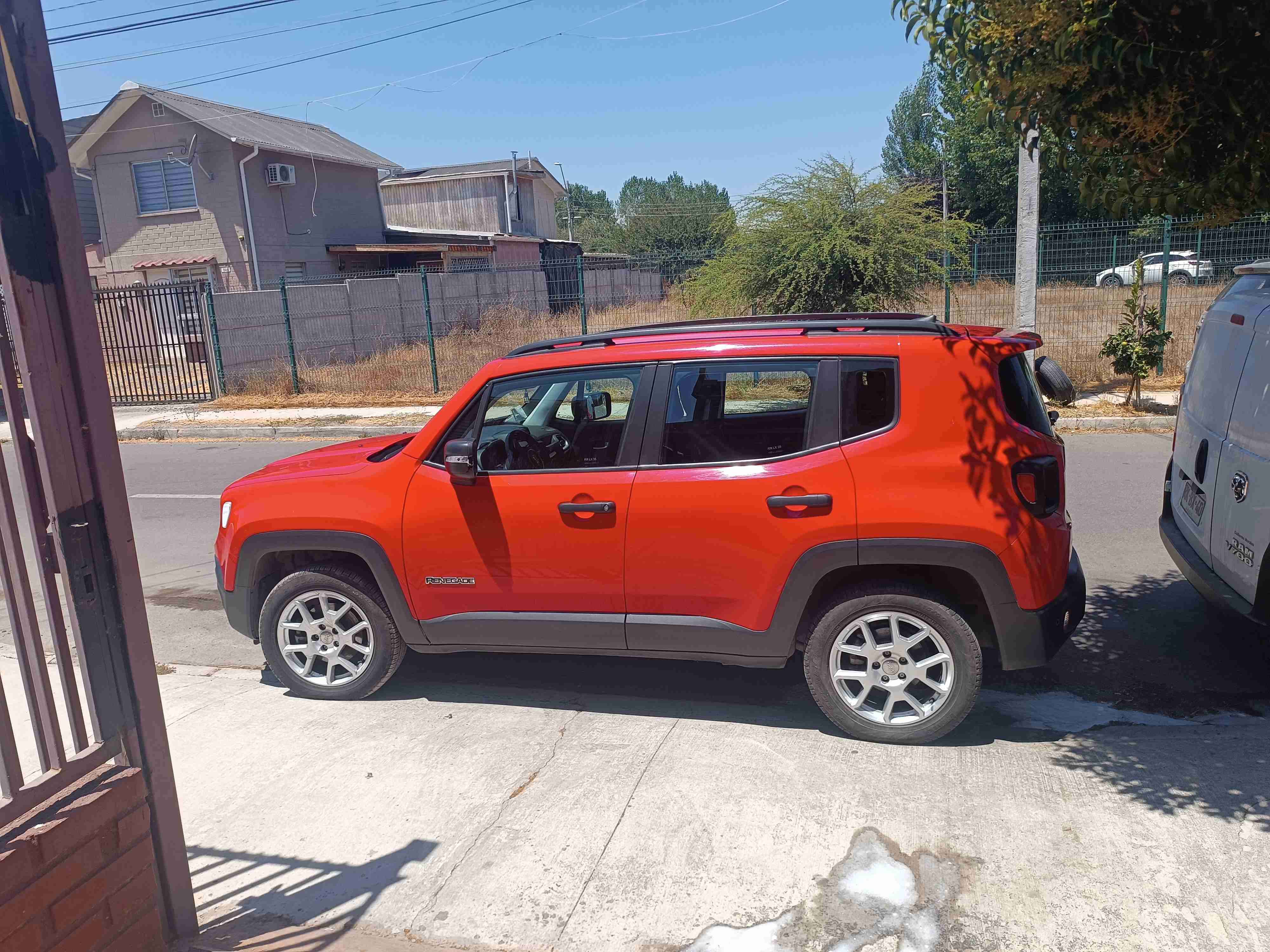 Jeep Renegade rojo en venta - 1