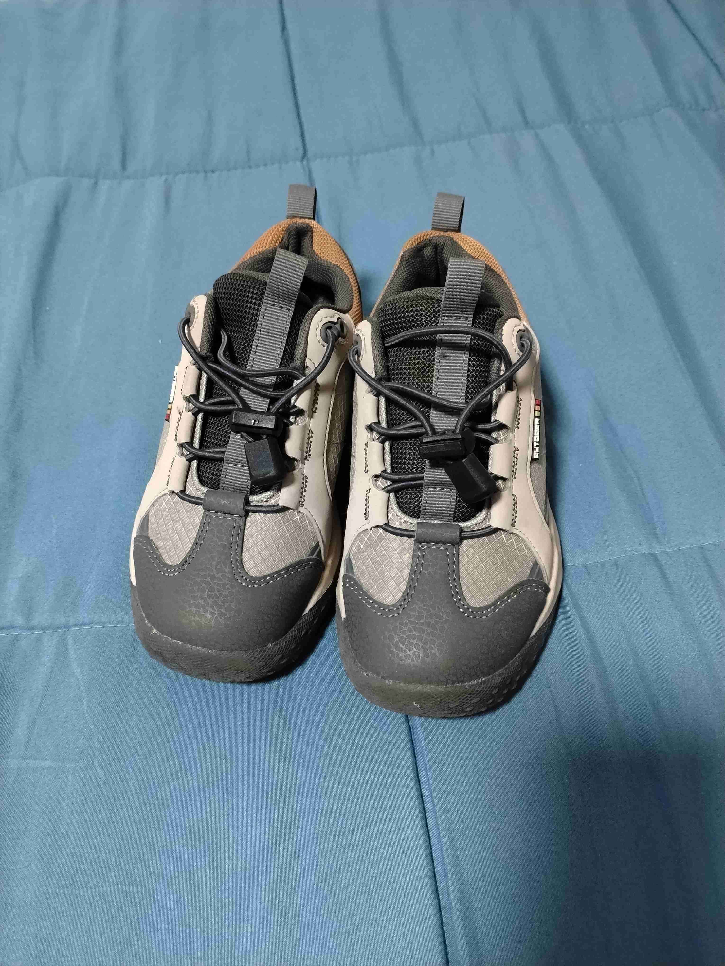Zapatillas deportivas gris y beige - miniatura 3