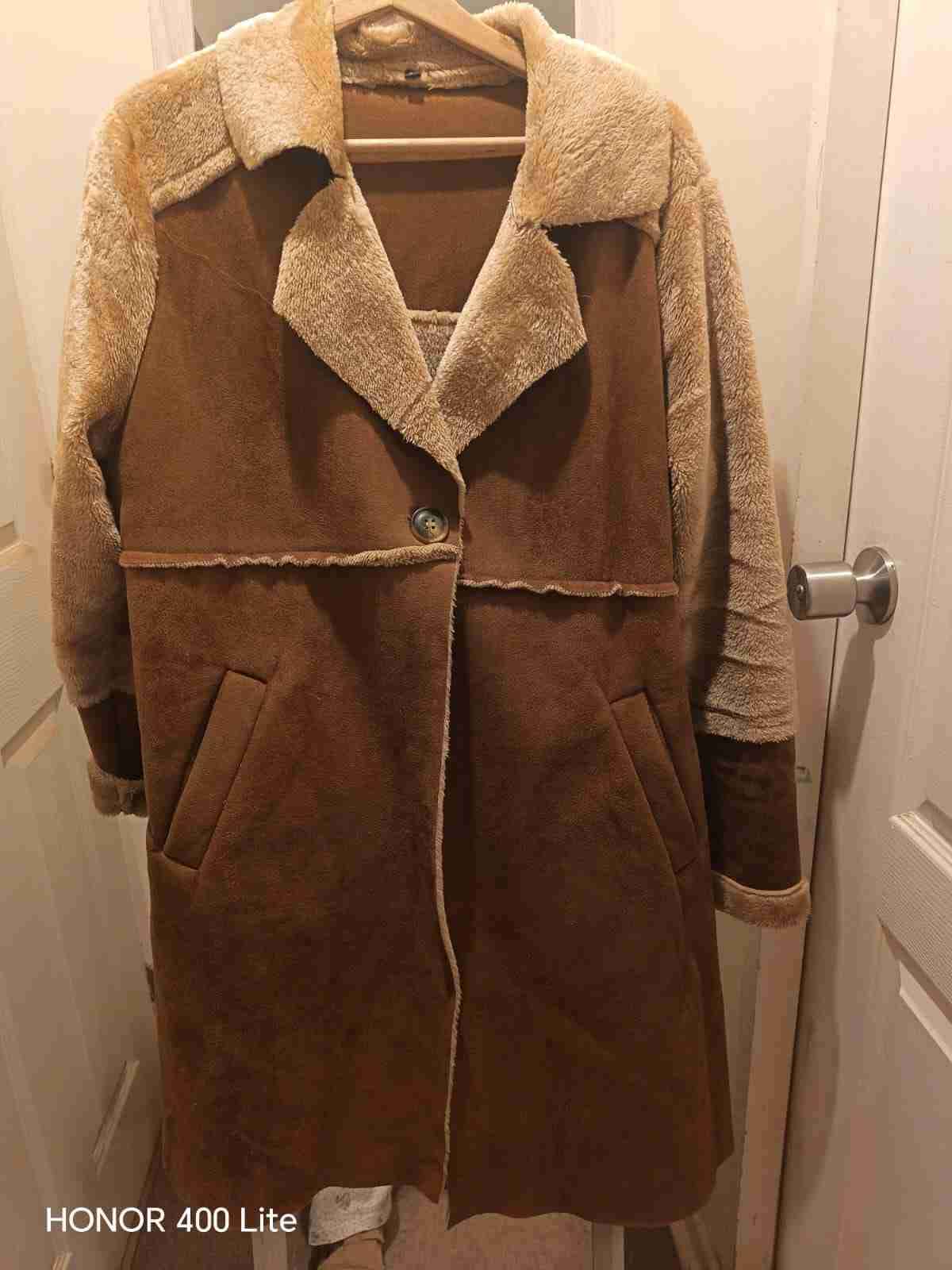 Abrigo mostaza elegante - miniatura 2