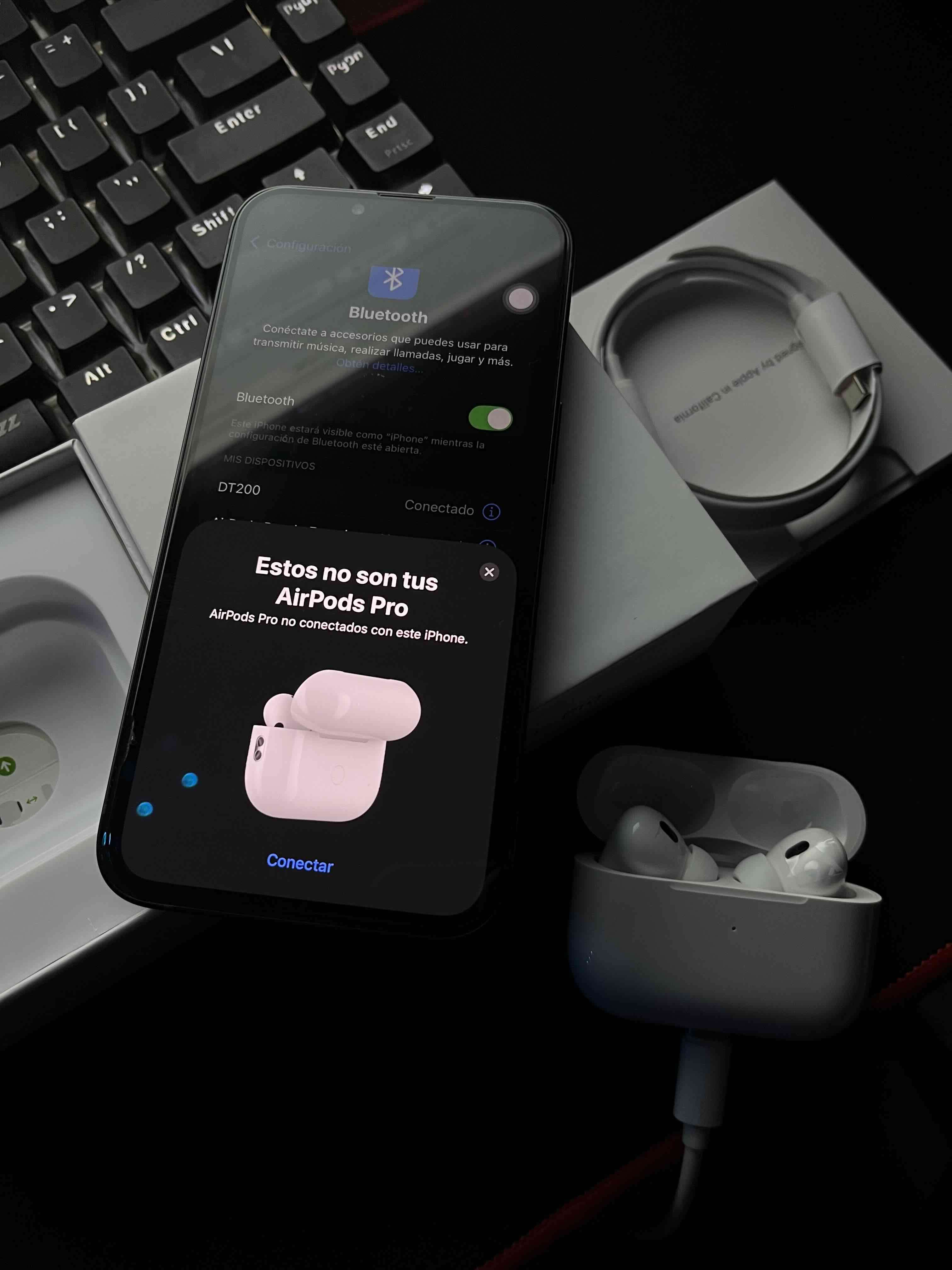 Audífonos inalámbricos blancos - miniatura 1