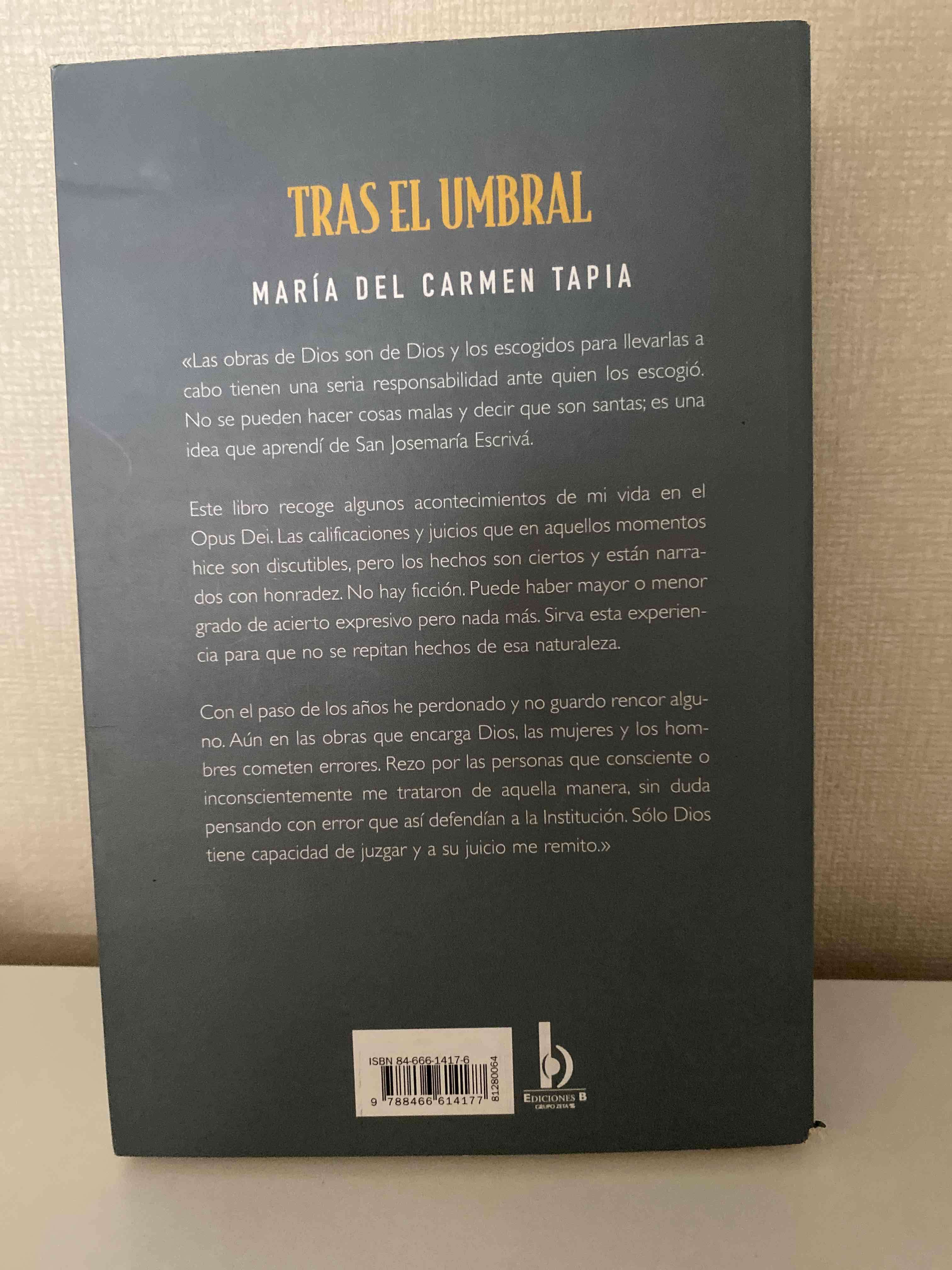Libro Tras el Umbral - María del Carmen Tapia - 2