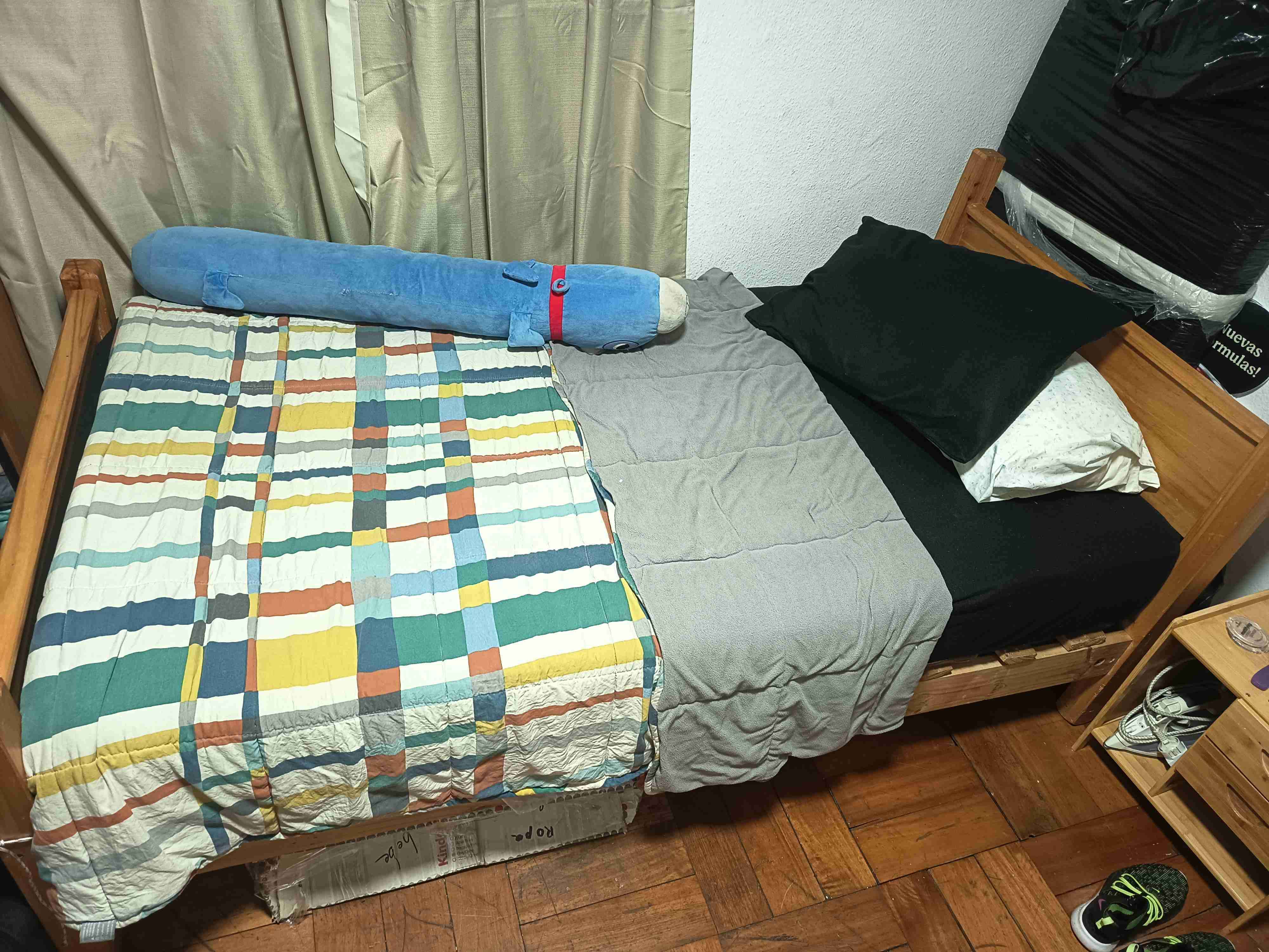 Cama individual de madera - miniatura 1