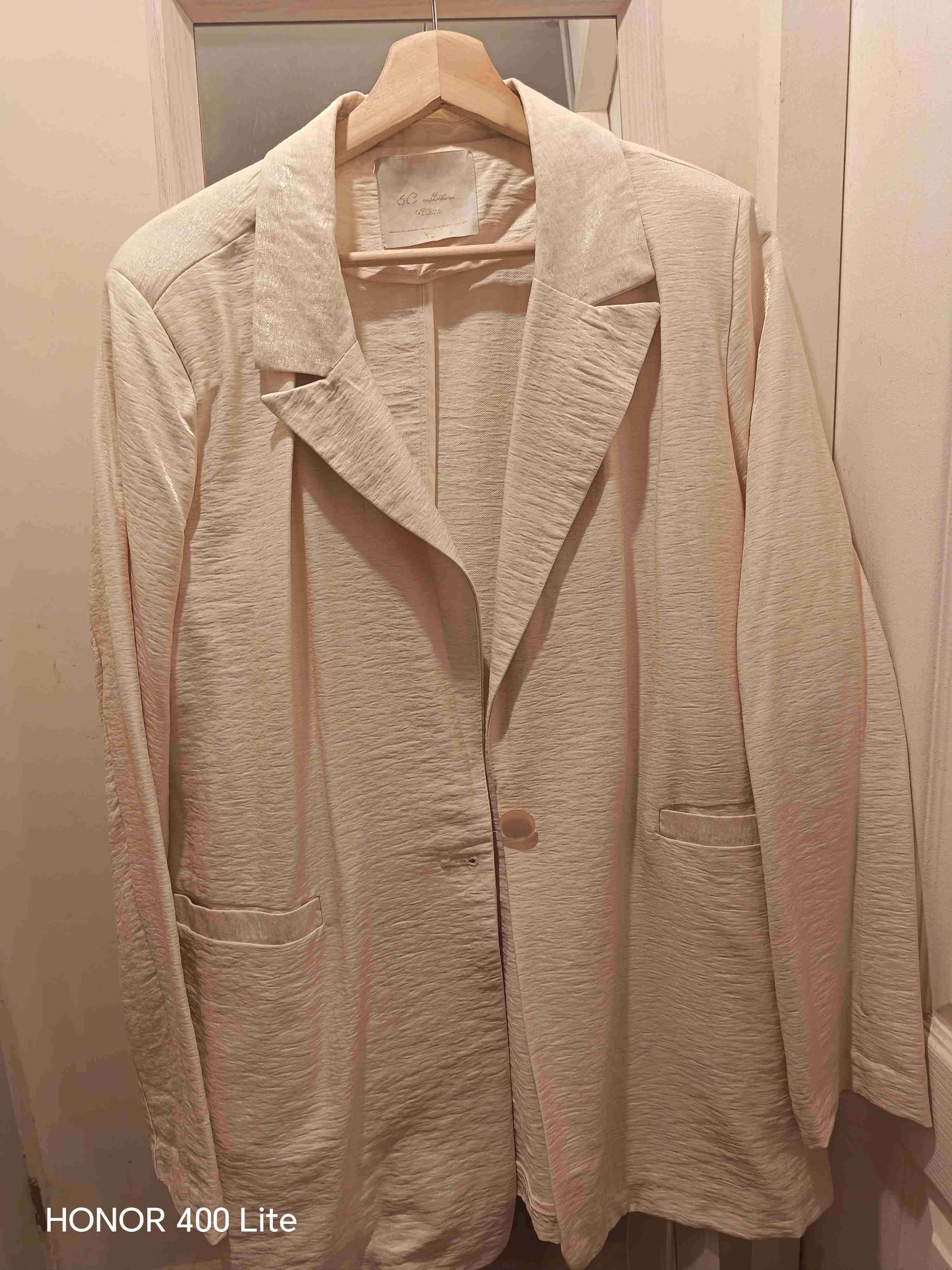 Blazer beige elegante