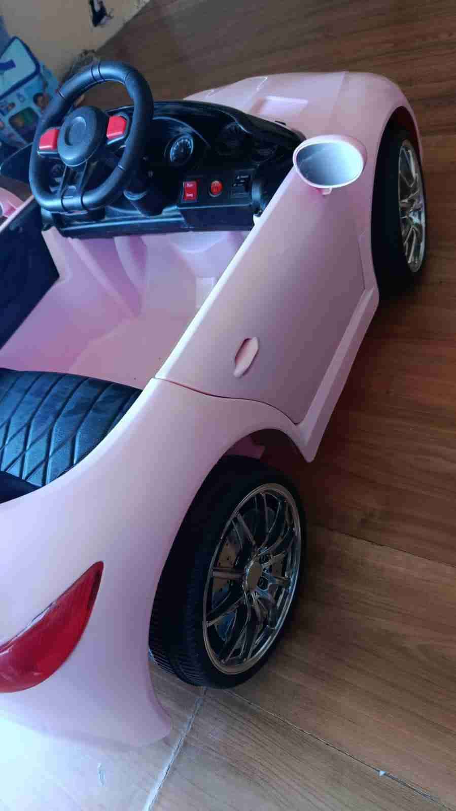 Auto eléctrico juguete infantil rosado - miniatura 3