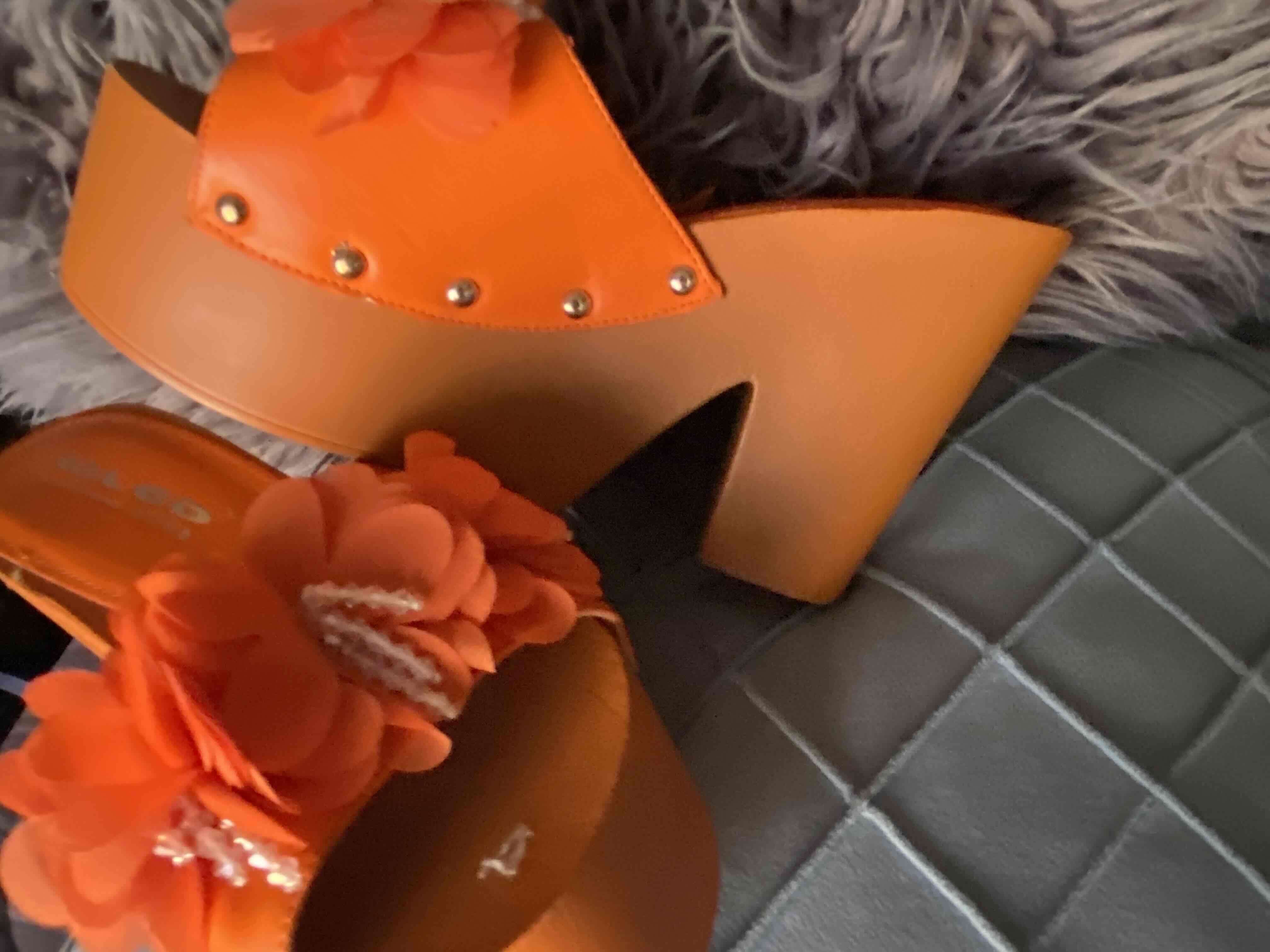 Sandalias naranjas con plataforma - miniatura 2