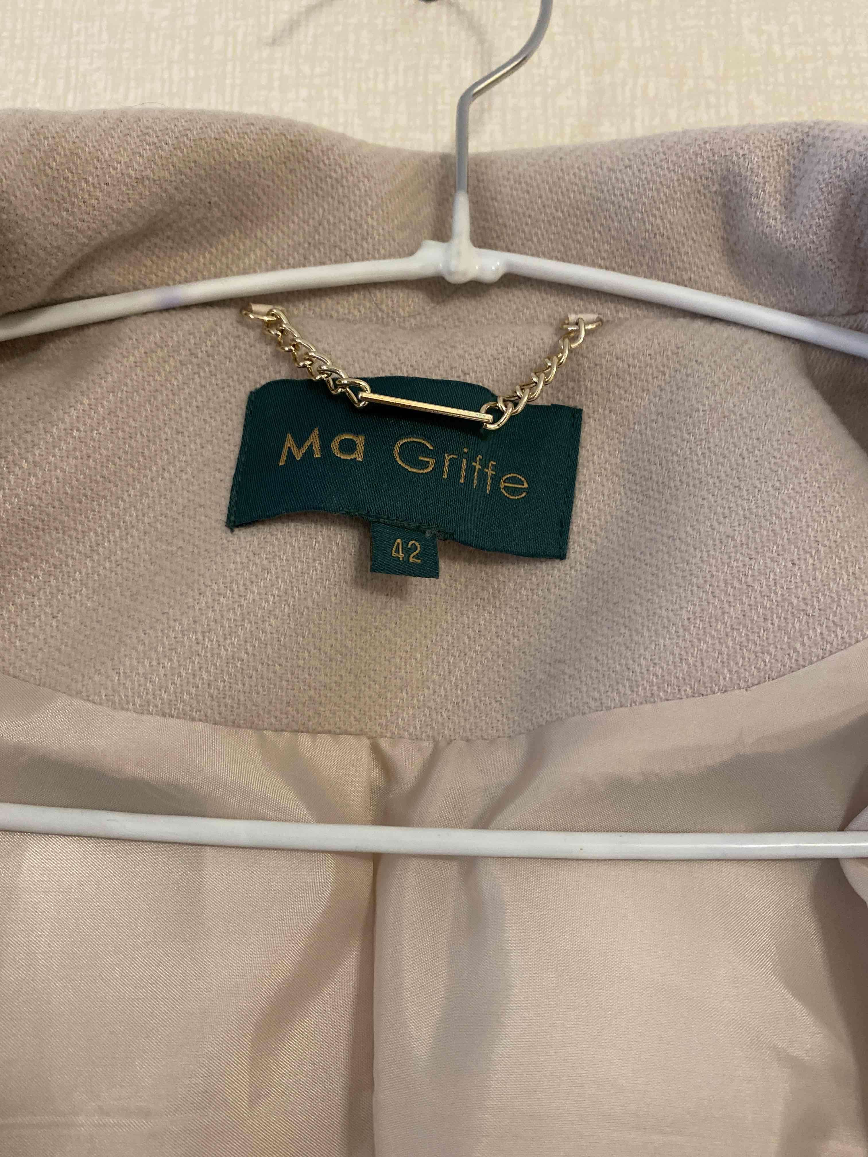 Abrigo beige con capucha - 2